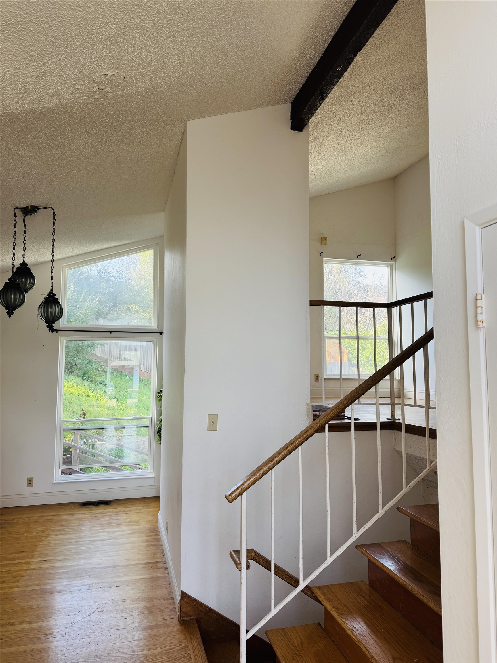 Detail Gallery Image 3 of 11 For 1590 Kildare Way, Pinole,  CA 94564 - 4 Beds | 2 Baths