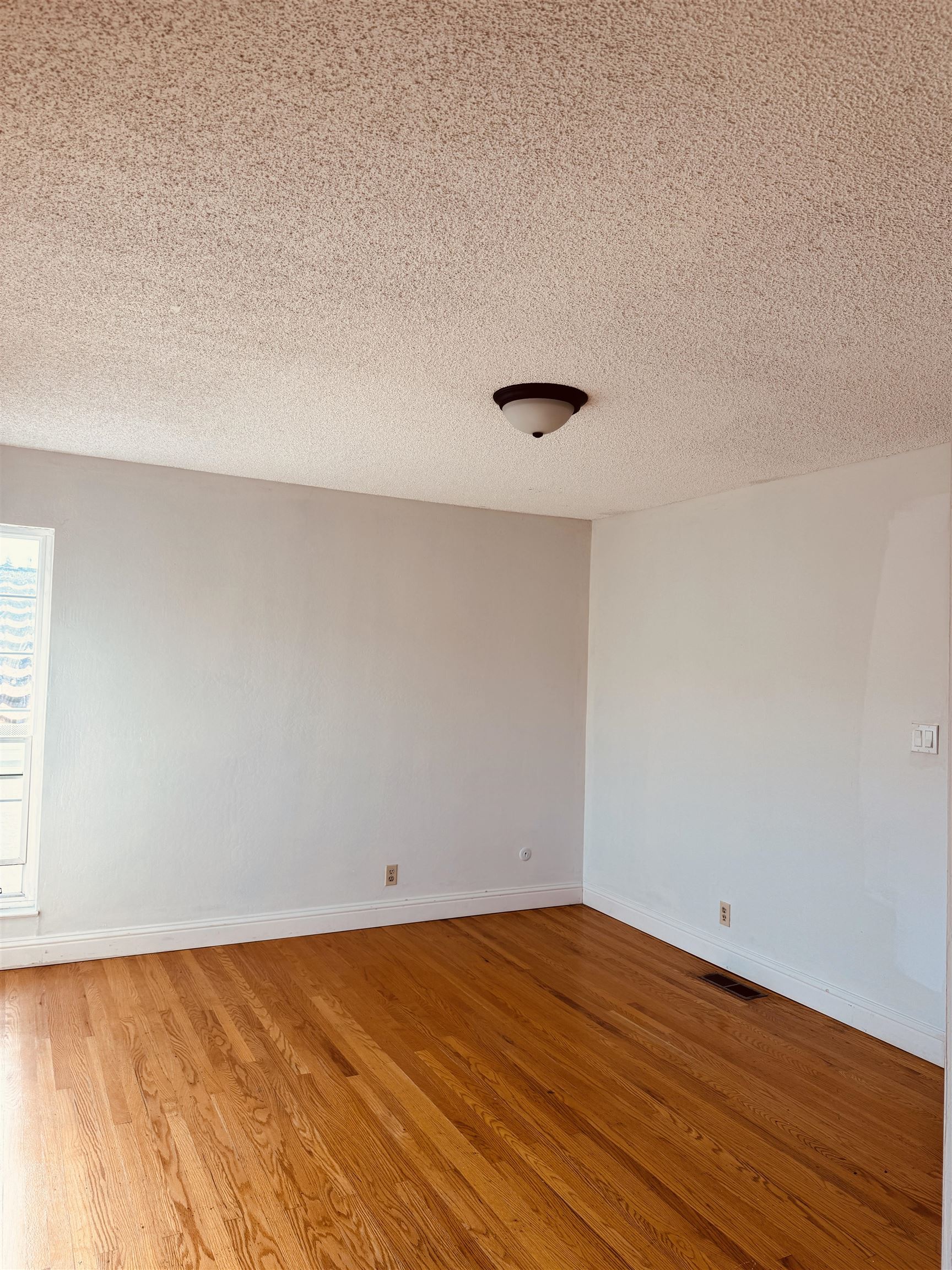 Detail Gallery Image 4 of 11 For 1590 Kildare Way, Pinole,  CA 94564 - 4 Beds | 2 Baths