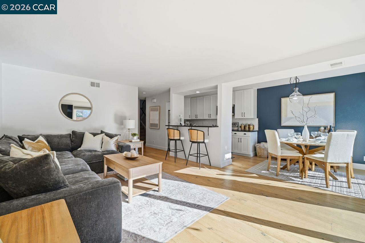 Photo #4: 41120878 Listing: Photo #4