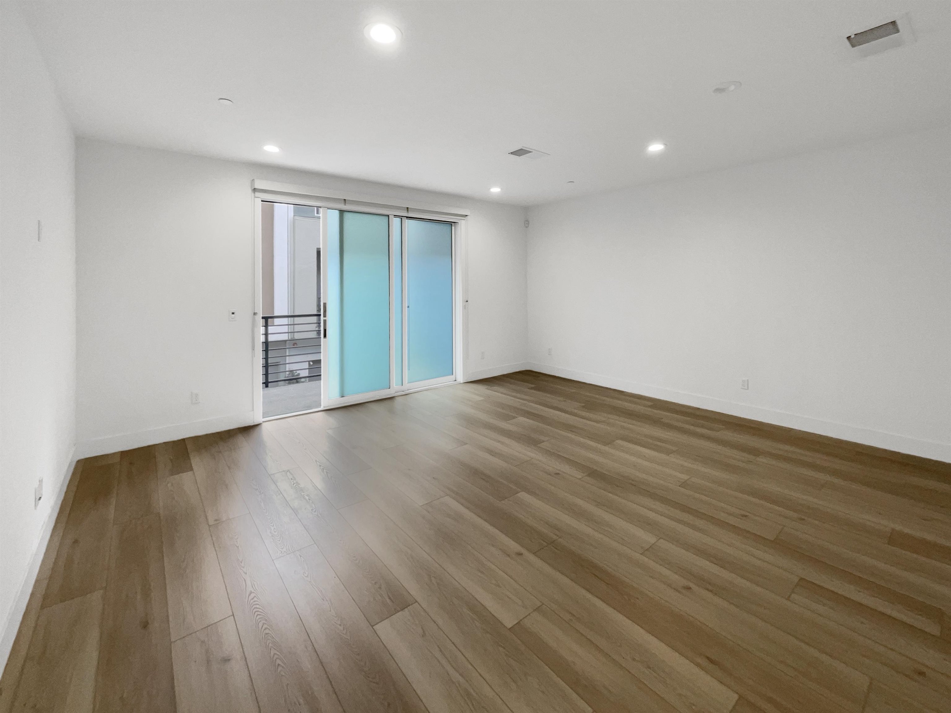 Photo #3: 41120882 Listing: Photo #3