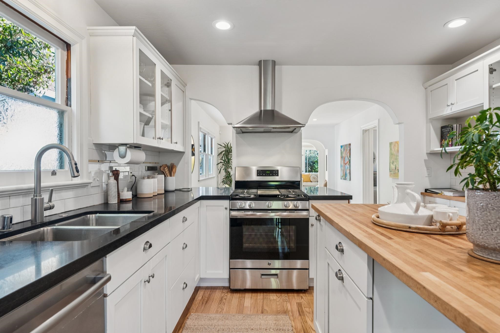 Detail Gallery Image 16 of 55 For 1525 Tyler St, Berkeley,  CA 94703 - 2 Beds | 1/1 Baths