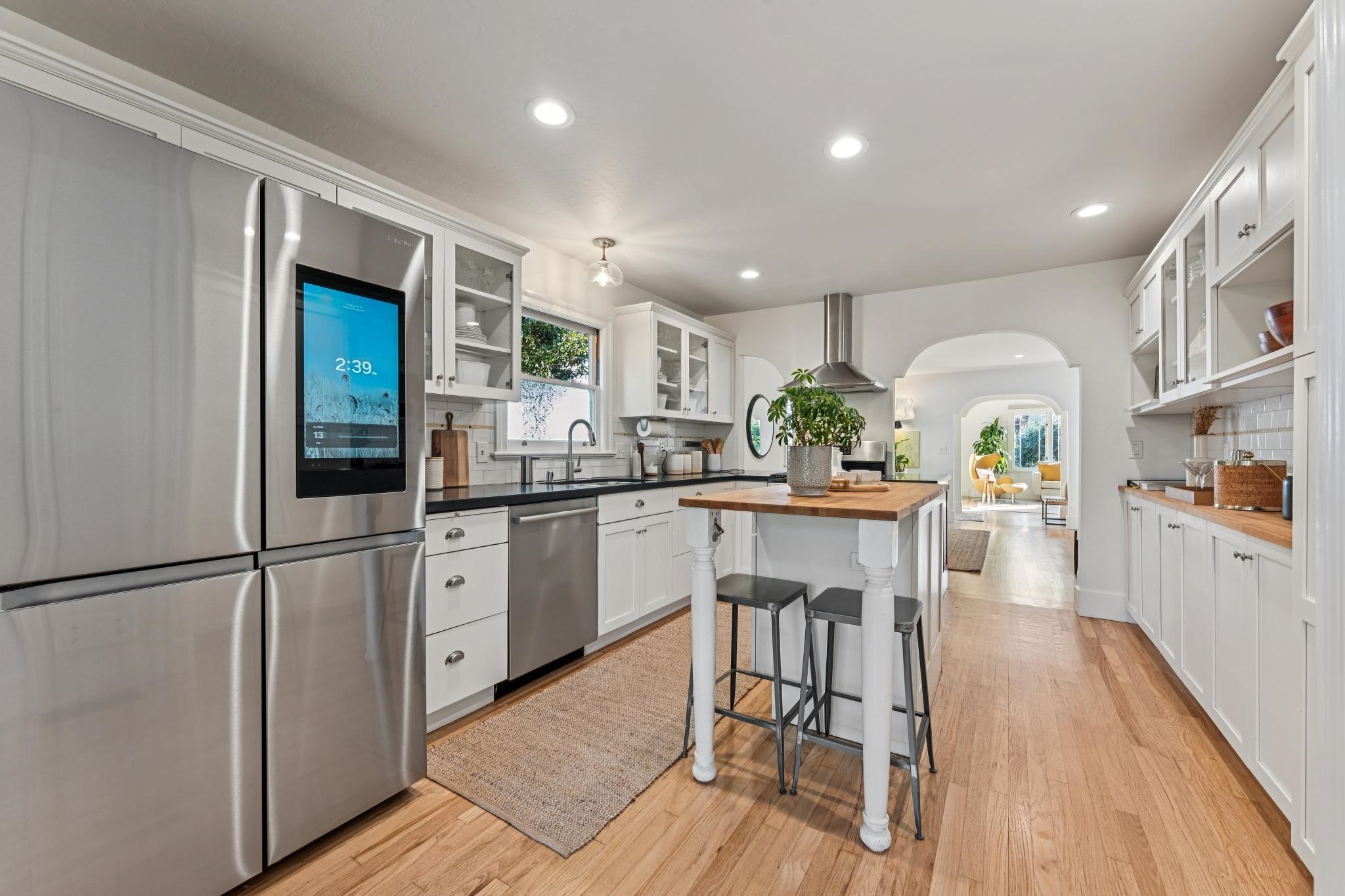 Detail Gallery Image 17 of 55 For 1525 Tyler St, Berkeley,  CA 94703 - 2 Beds | 1/1 Baths