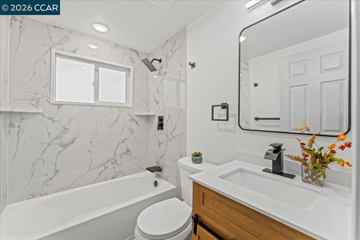 Detail Gallery Image 20 of 33 For 5169 Concord Blvd, Concord,  CA 94521 - 4 Beds | 3 Baths