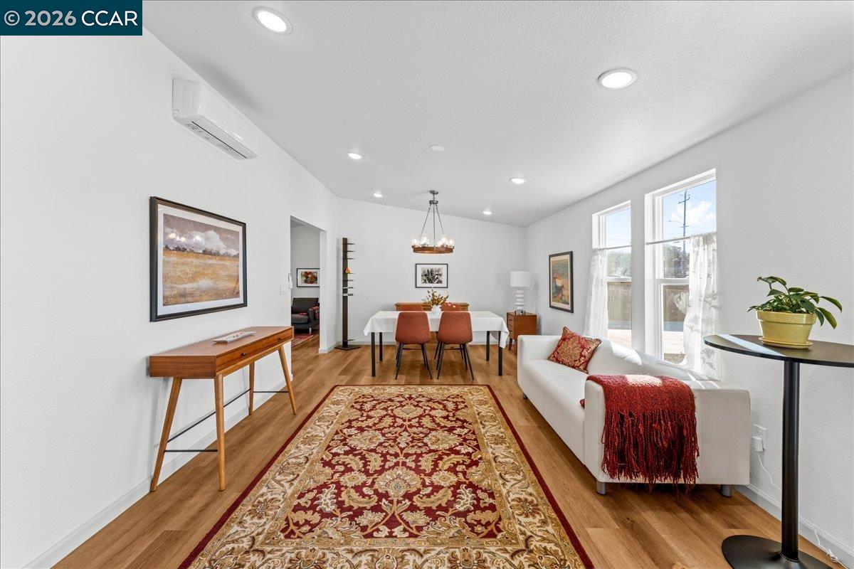 Detail Gallery Image 3 of 33 For 5169 Concord Blvd, Concord,  CA 94521 - 4 Beds | 3 Baths