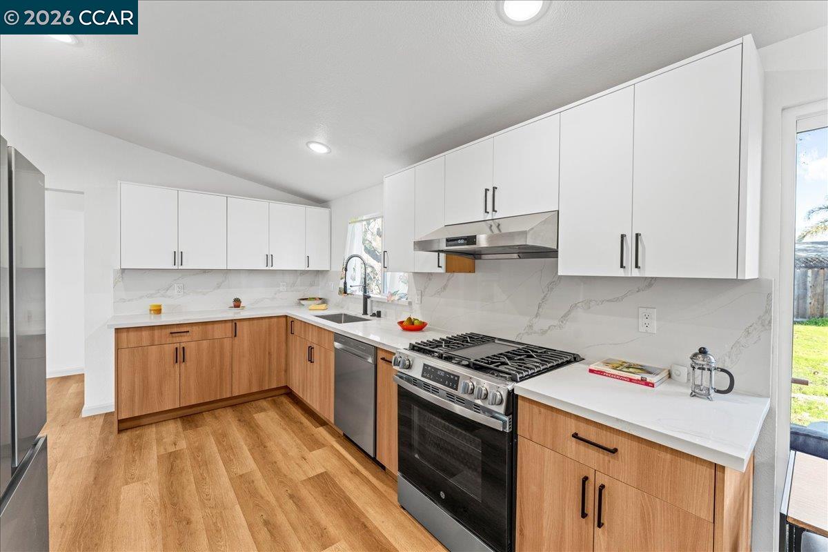 Detail Gallery Image 7 of 33 For 5169 Concord Blvd, Concord,  CA 94521 - 4 Beds | 3 Baths