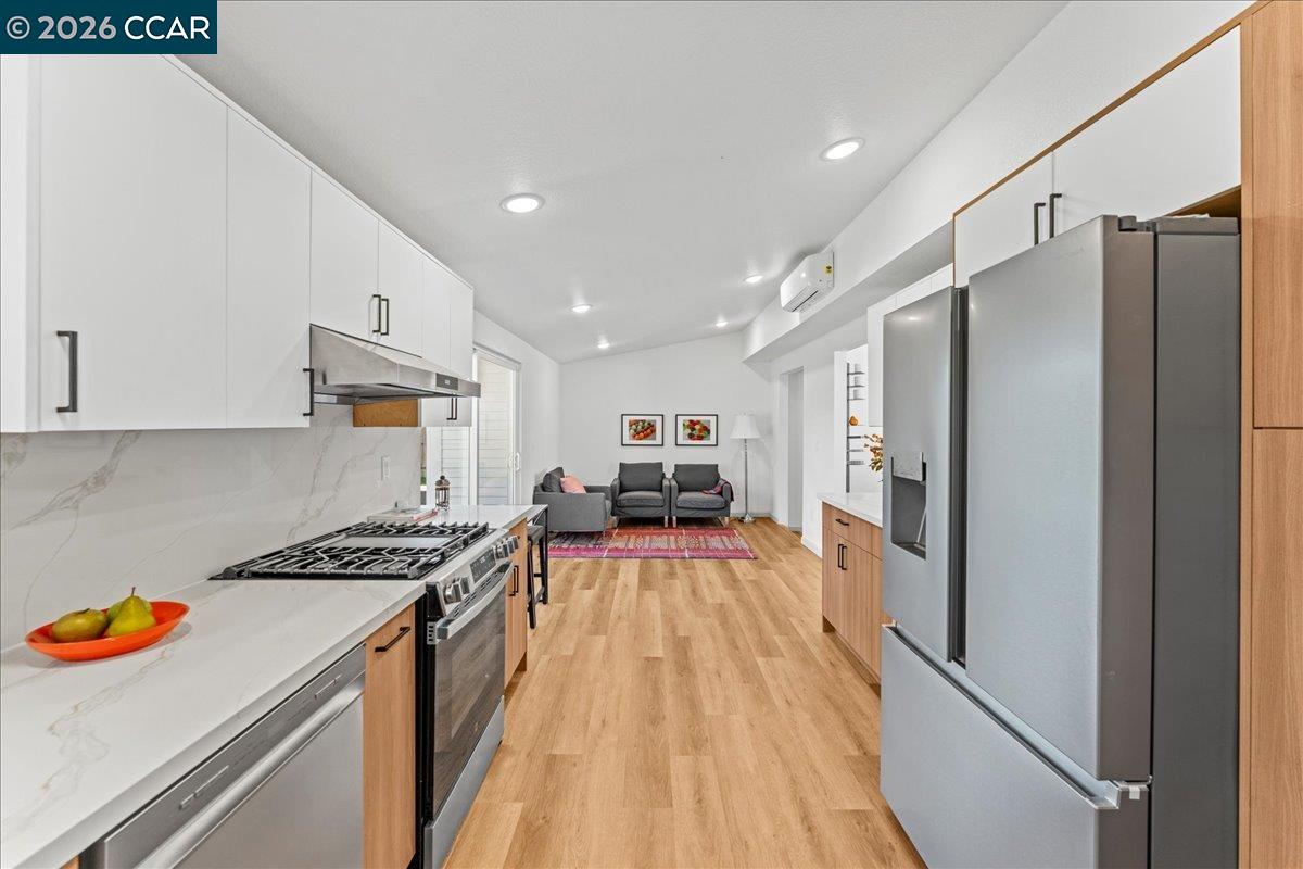 Detail Gallery Image 8 of 33 For 5169 Concord Blvd, Concord,  CA 94521 - 4 Beds | 3 Baths