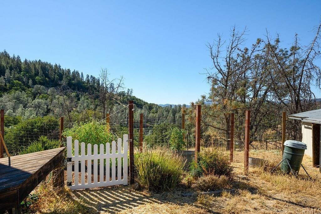 Detail Gallery Image 17 of 31 For 13942 Highway 29, Lower Lake,  CA 95457 - 2 Beds | 2 Baths