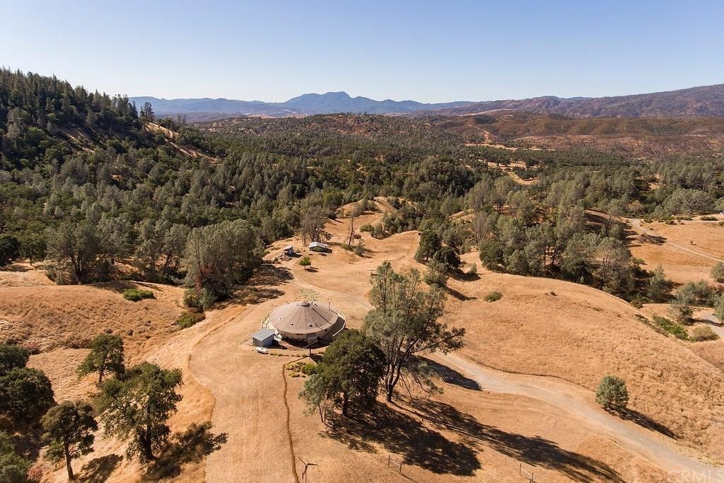 Detail Gallery Image 3 of 31 For 13942 Highway 29, Lower Lake,  CA 95457 - 2 Beds | 2 Baths