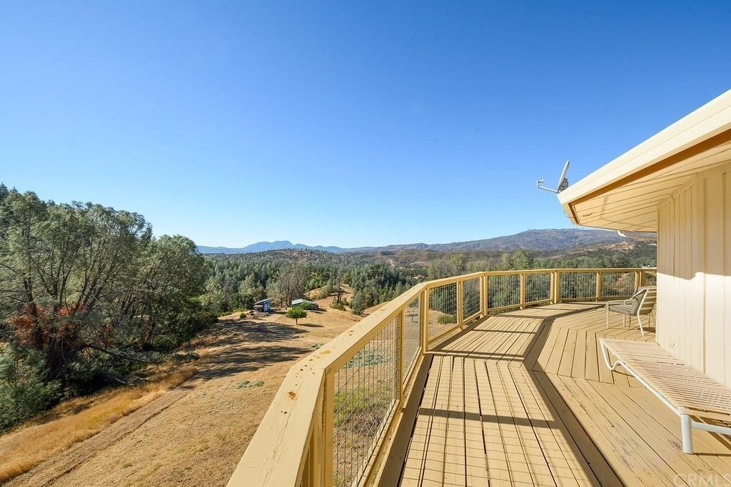 Detail Gallery Image 4 of 31 For 13942 Highway 29, Lower Lake,  CA 95457 - 2 Beds | 2 Baths