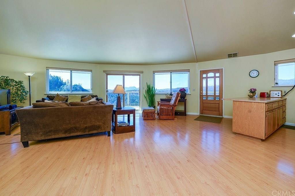 Detail Gallery Image 7 of 31 For 13942 Highway 29, Lower Lake,  CA 95457 - 2 Beds | 2 Baths