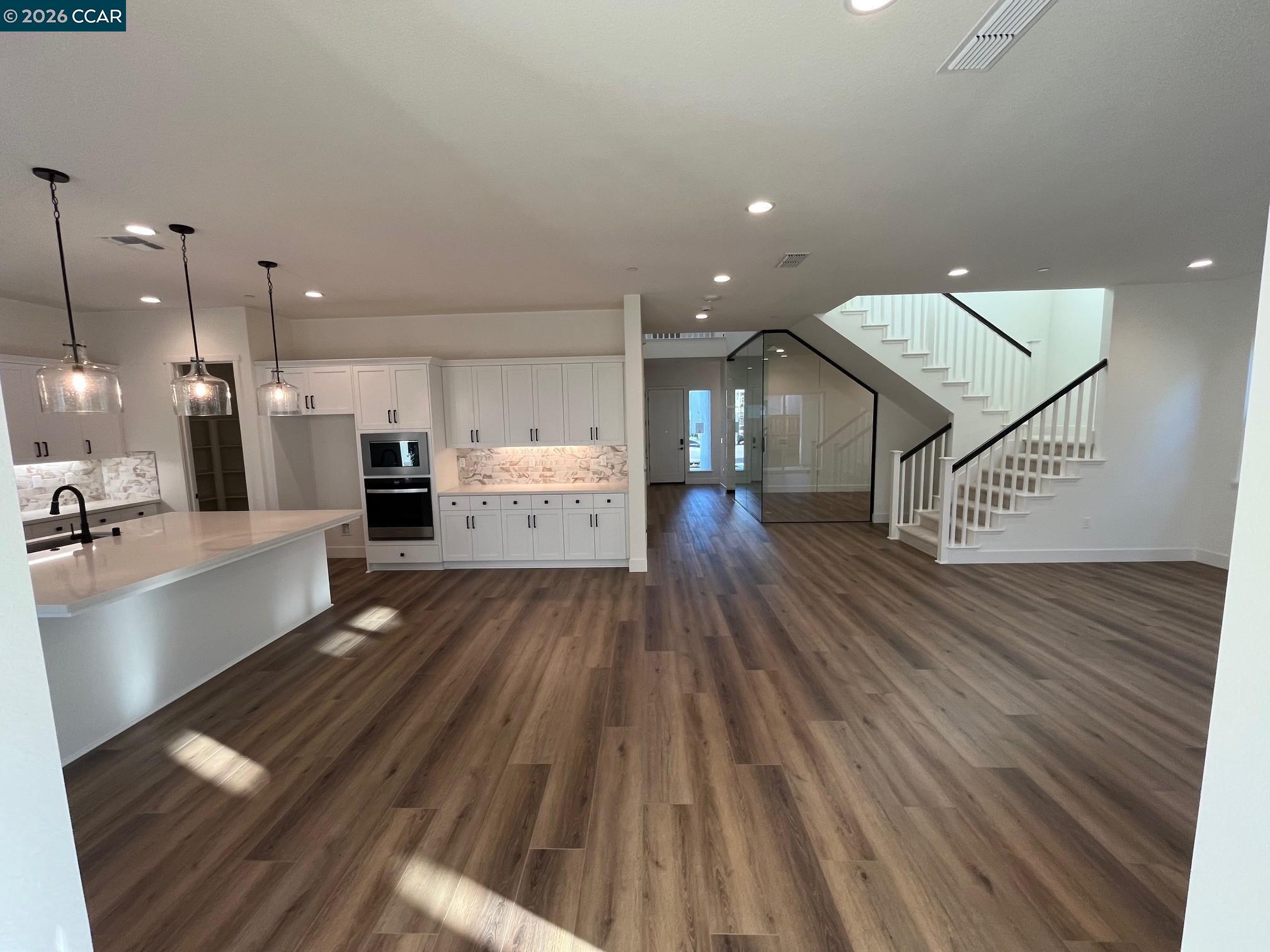 Detail Gallery Image 5 of 19 For 16127 Purdy Court, Lathrop,  CA 95330 - 5 Beds | 4/1 Baths