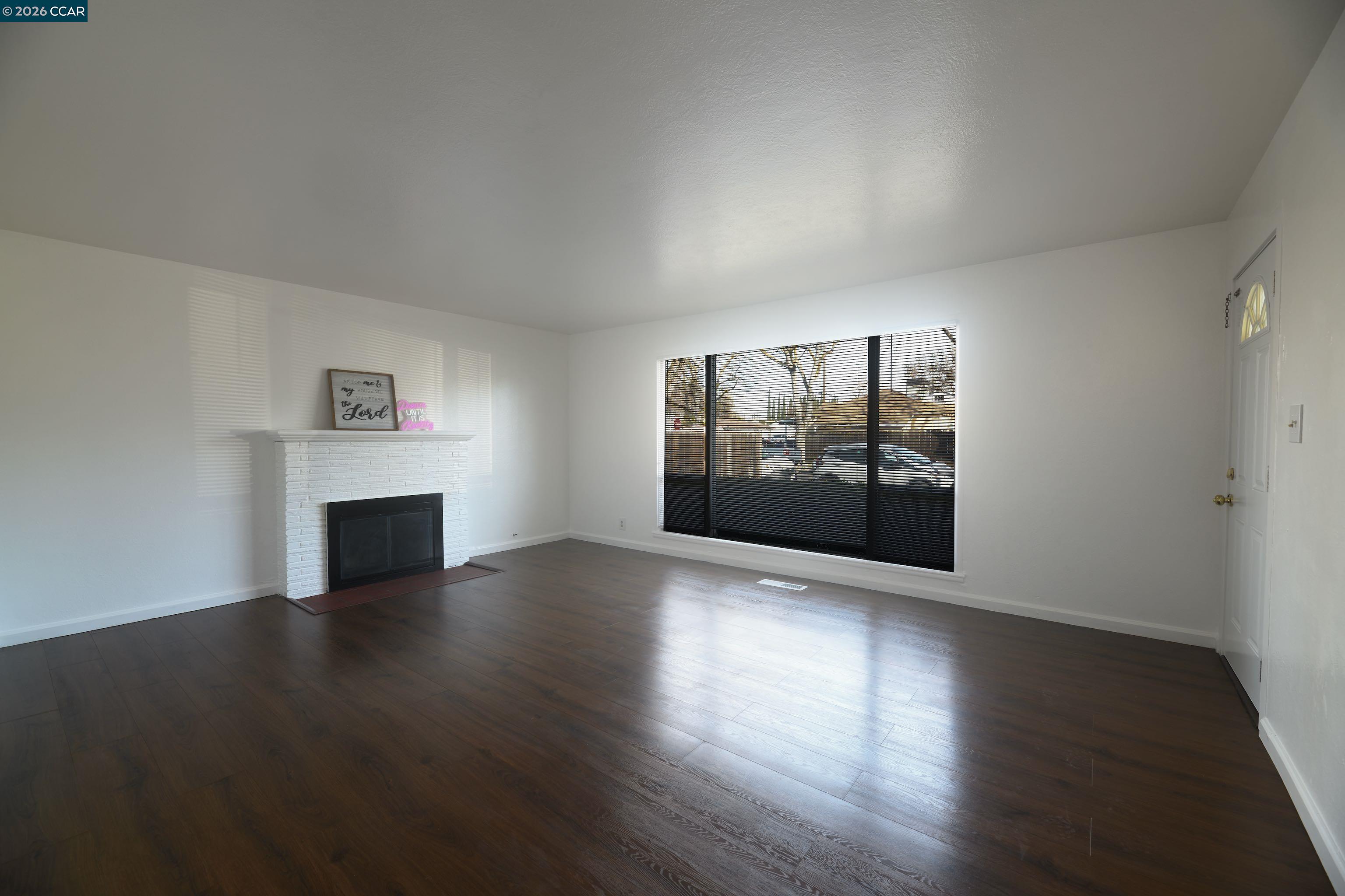 Detail Gallery Image 4 of 38 For 1823 Wall St., Tracy,  CA 95376 - 3 Beds | 1 Baths