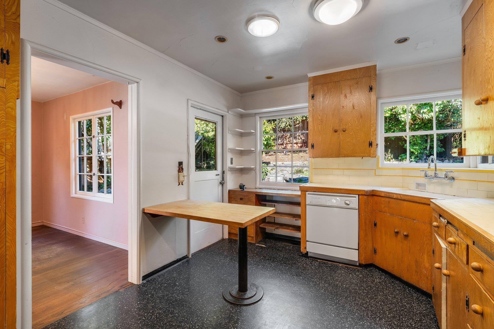 Detail Gallery Image 12 of 35 For 111 Fairlawn Dr, Berkeley,  CA 94708 - 2 Beds | 2 Baths