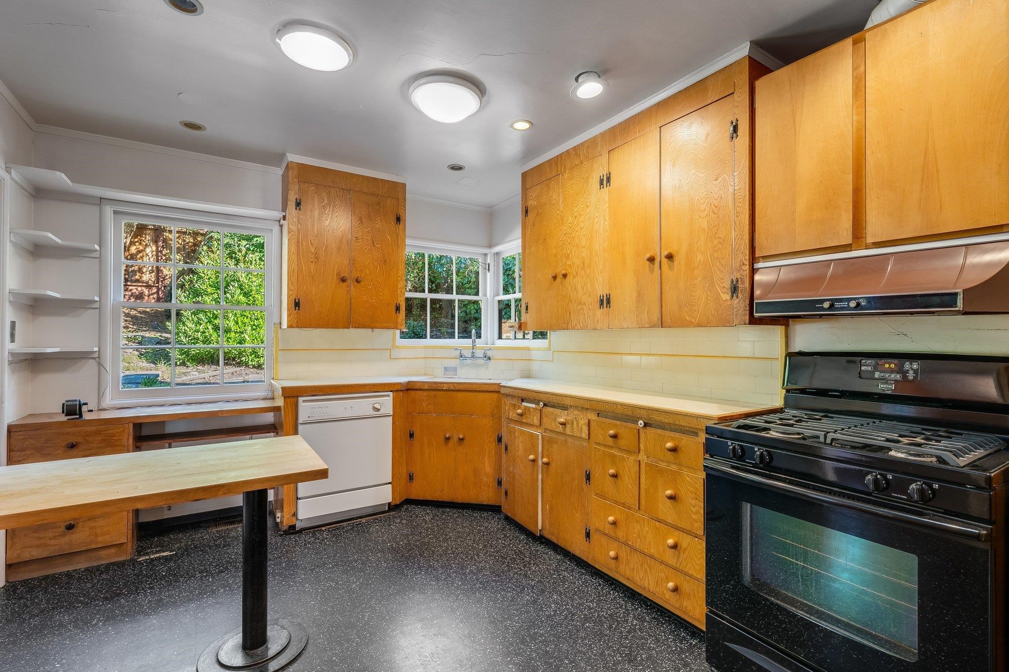 Detail Gallery Image 13 of 35 For 111 Fairlawn Dr, Berkeley,  CA 94708 - 2 Beds | 2 Baths