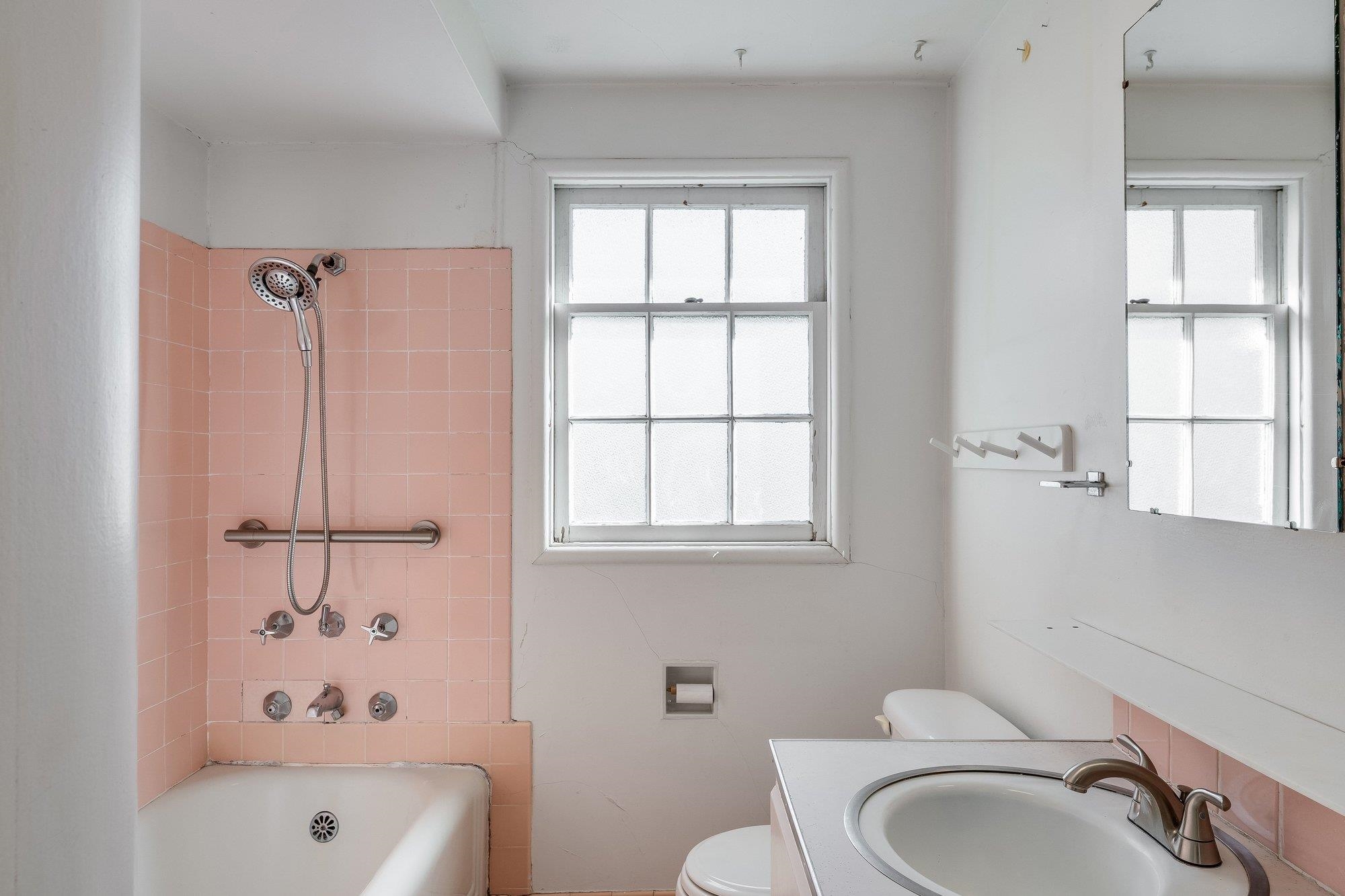 Detail Gallery Image 18 of 35 For 111 Fairlawn Dr, Berkeley,  CA 94708 - 2 Beds | 2 Baths