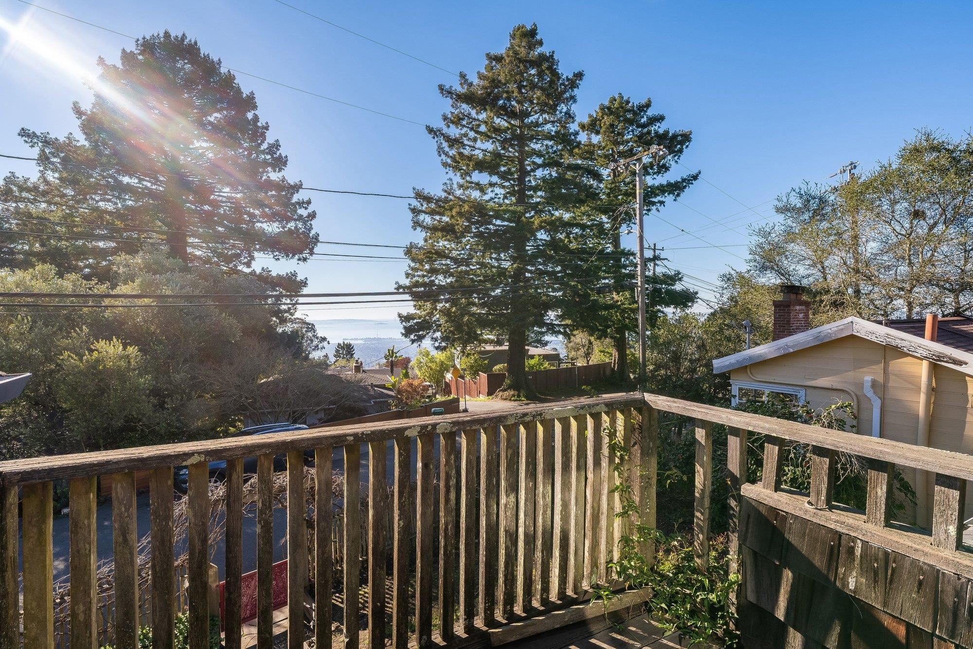 Detail Gallery Image 23 of 35 For 111 Fairlawn Dr, Berkeley,  CA 94708 - 2 Beds | 2 Baths