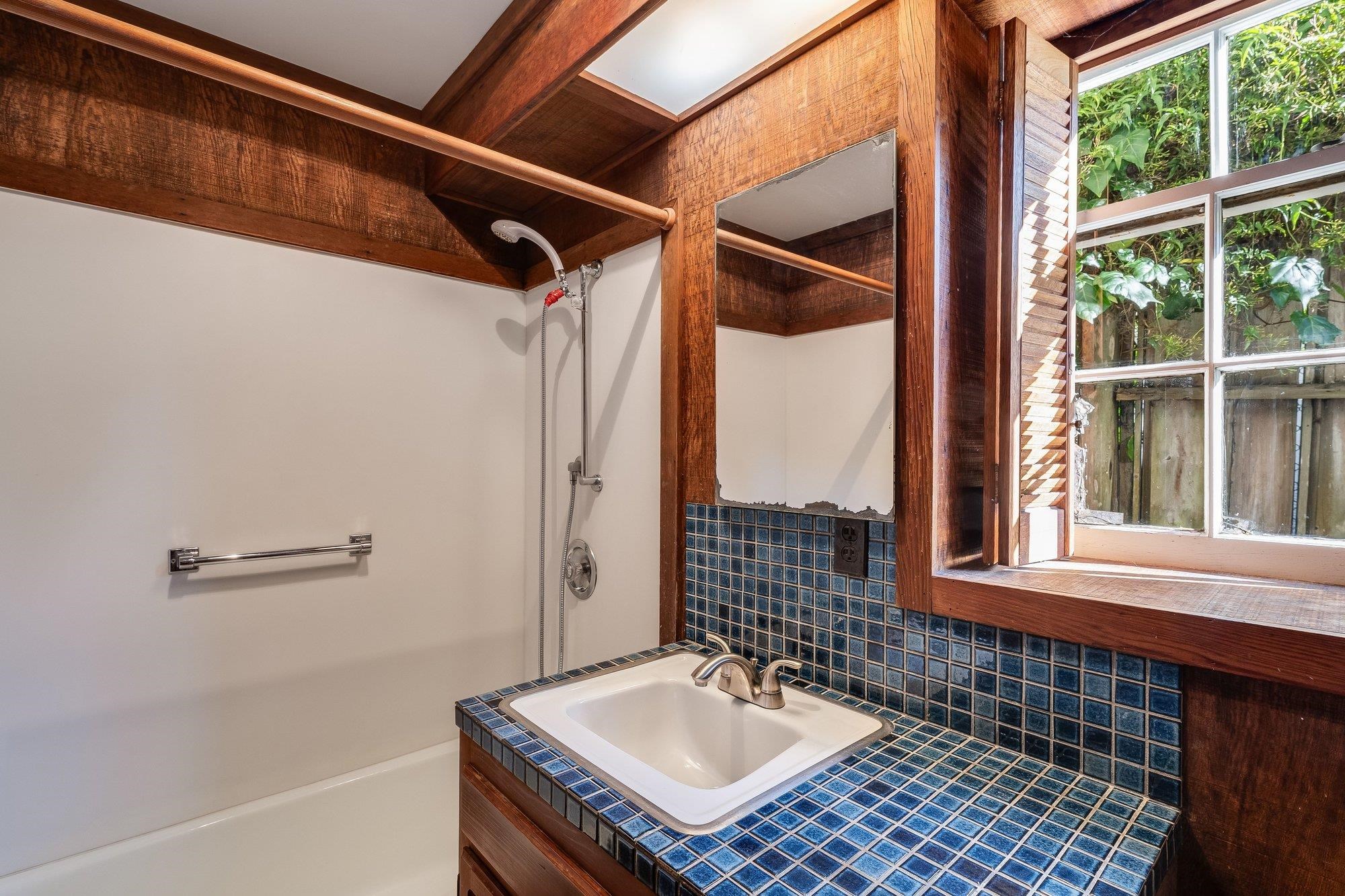 Detail Gallery Image 27 of 35 For 111 Fairlawn Dr, Berkeley,  CA 94708 - 2 Beds | 2 Baths