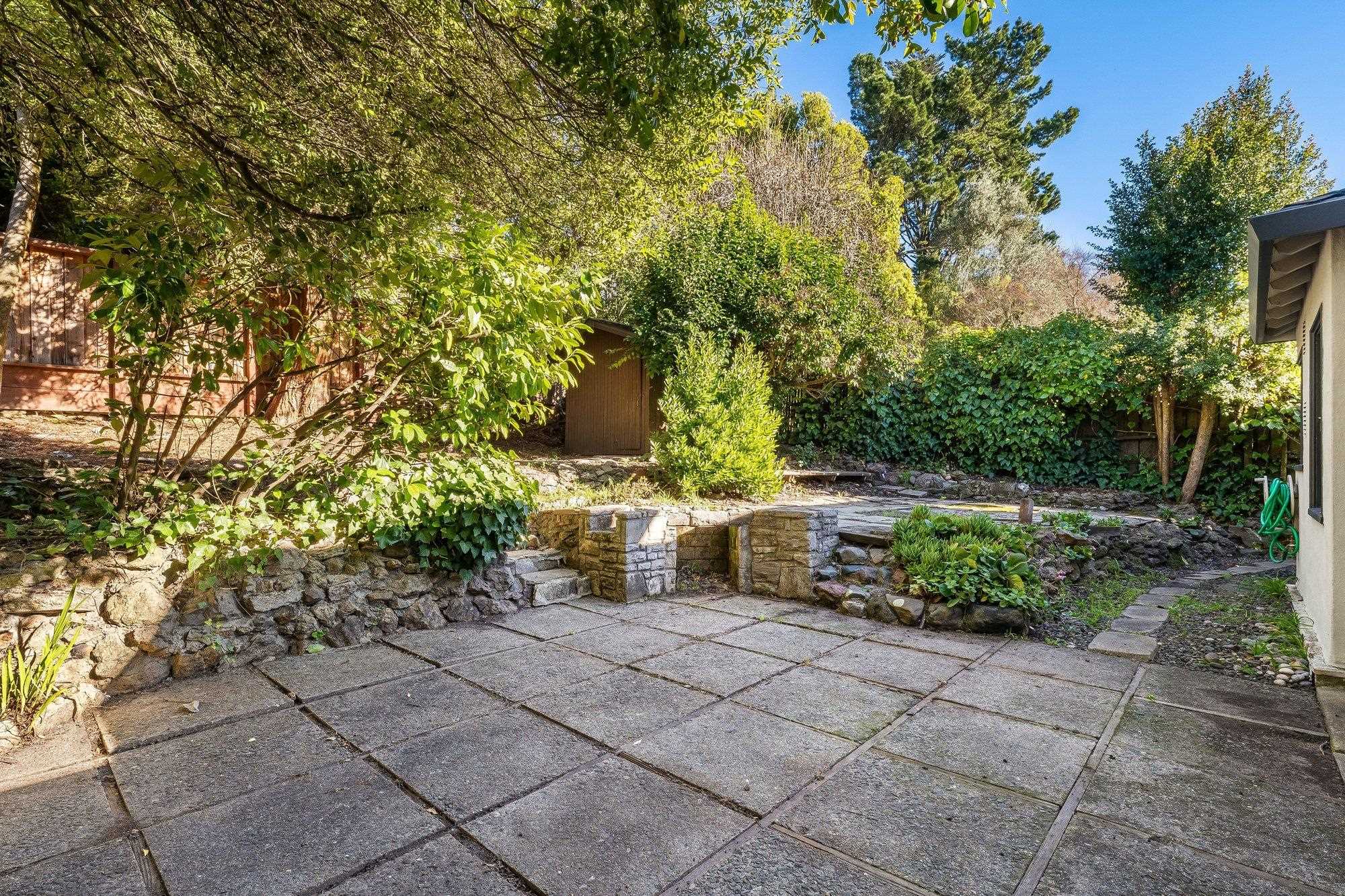 Detail Gallery Image 32 of 35 For 111 Fairlawn Dr, Berkeley,  CA 94708 - 2 Beds | 2 Baths