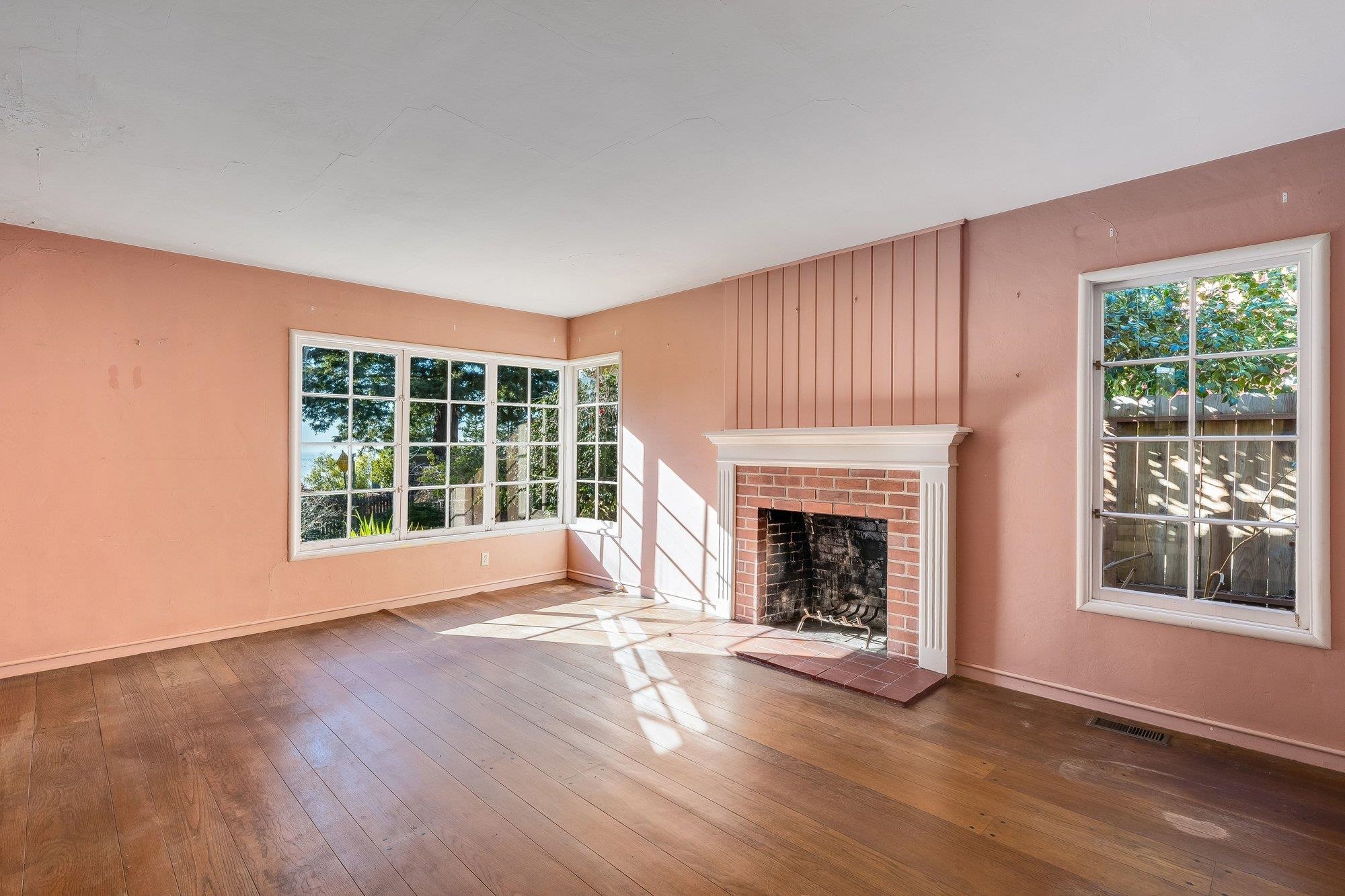 Detail Gallery Image 6 of 35 For 111 Fairlawn Dr, Berkeley,  CA 94708 - 2 Beds | 2 Baths