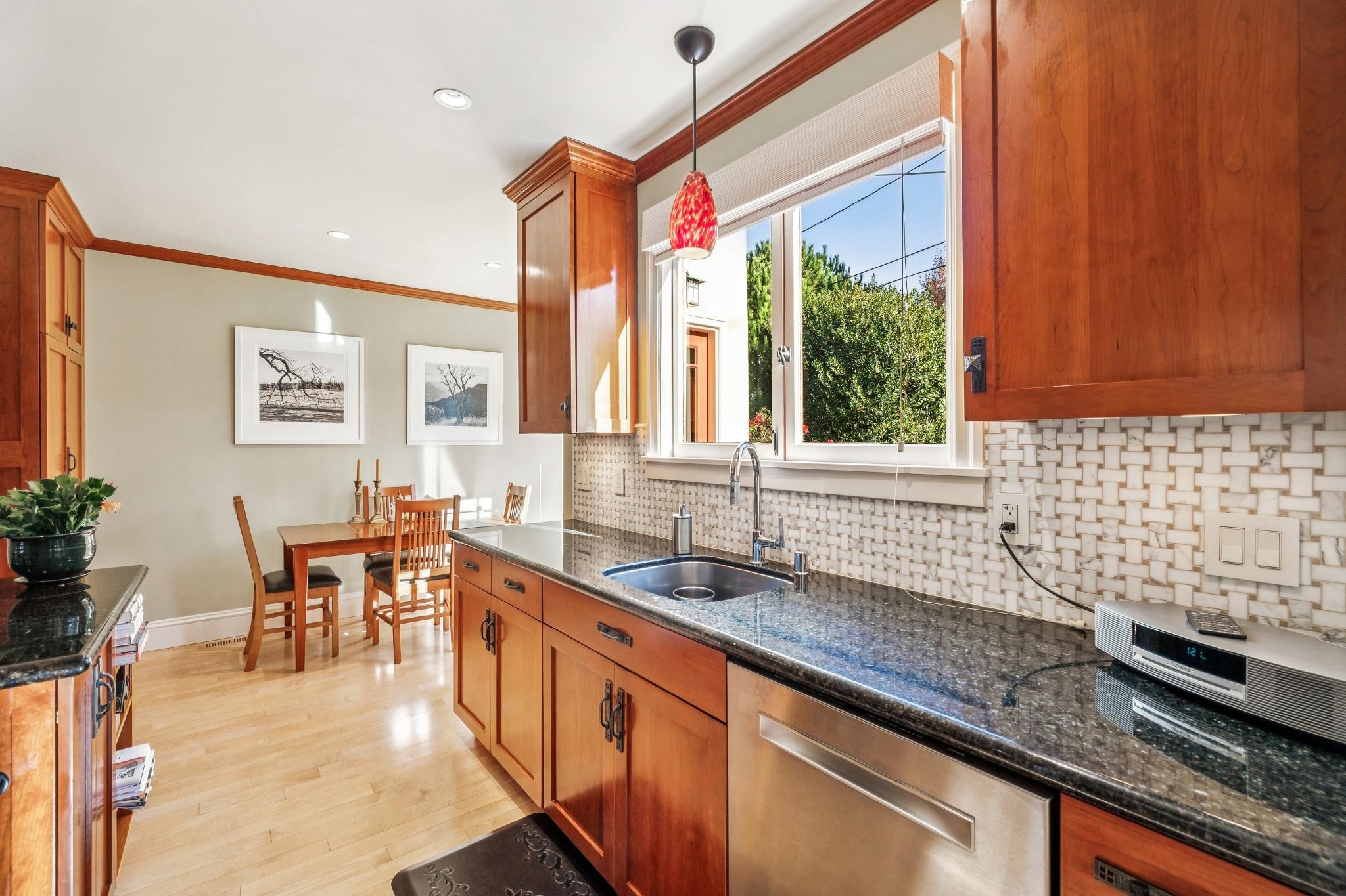 Detail Gallery Image 13 of 60 For 1416 Versailles Ave, Alameda,  CA 94501 - 3 Beds | 2 Baths