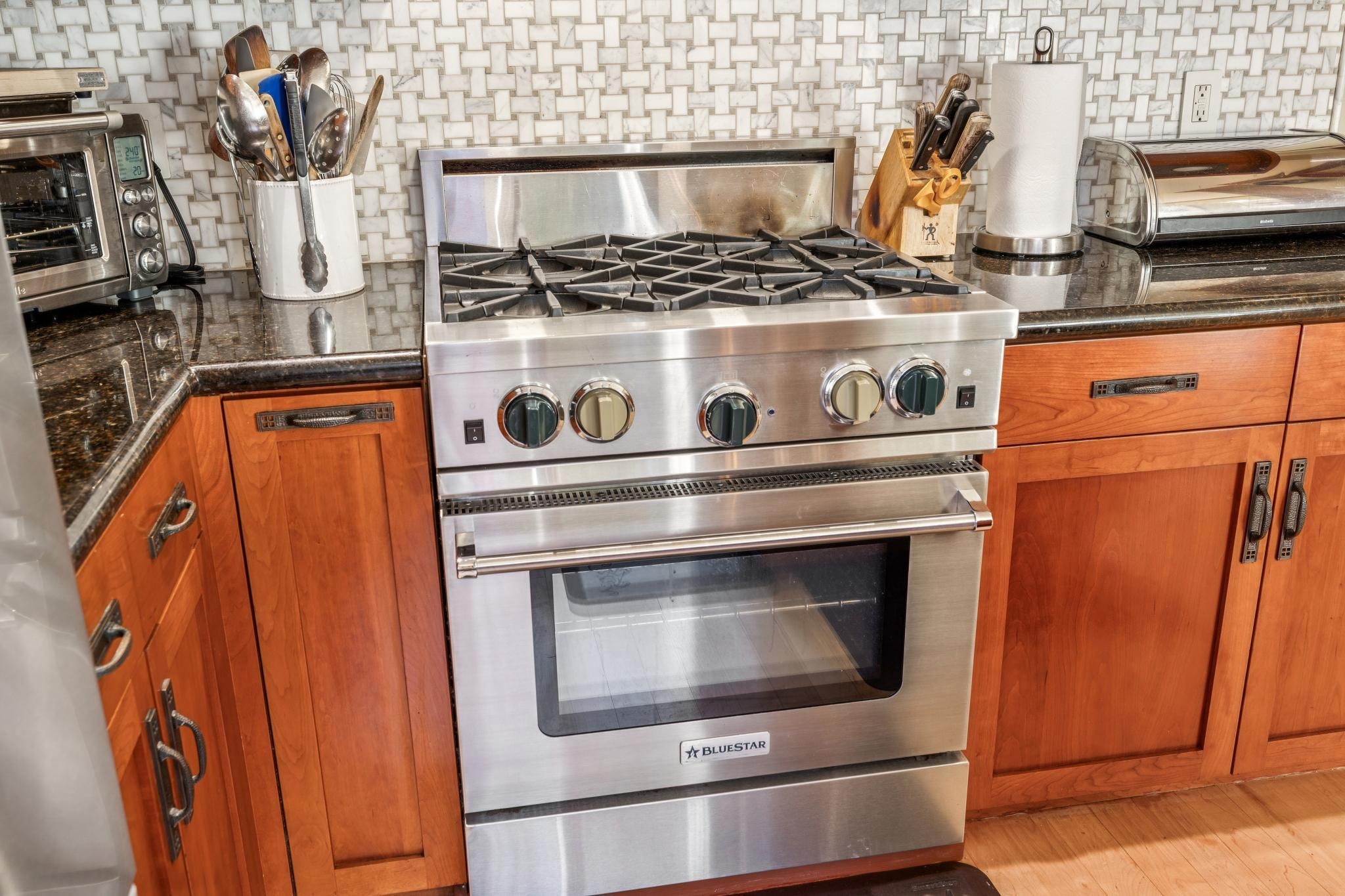 Detail Gallery Image 23 of 60 For 1416 Versailles Ave, Alameda,  CA 94501 - 3 Beds | 2 Baths