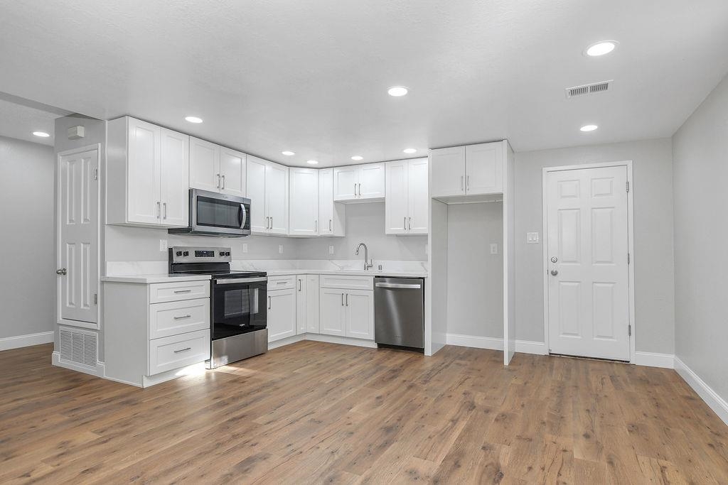 Detail Gallery Image 12 of 32 For 2853 Seville Cir, Antioch,  CA 94509 - 3 Beds | 2 Baths