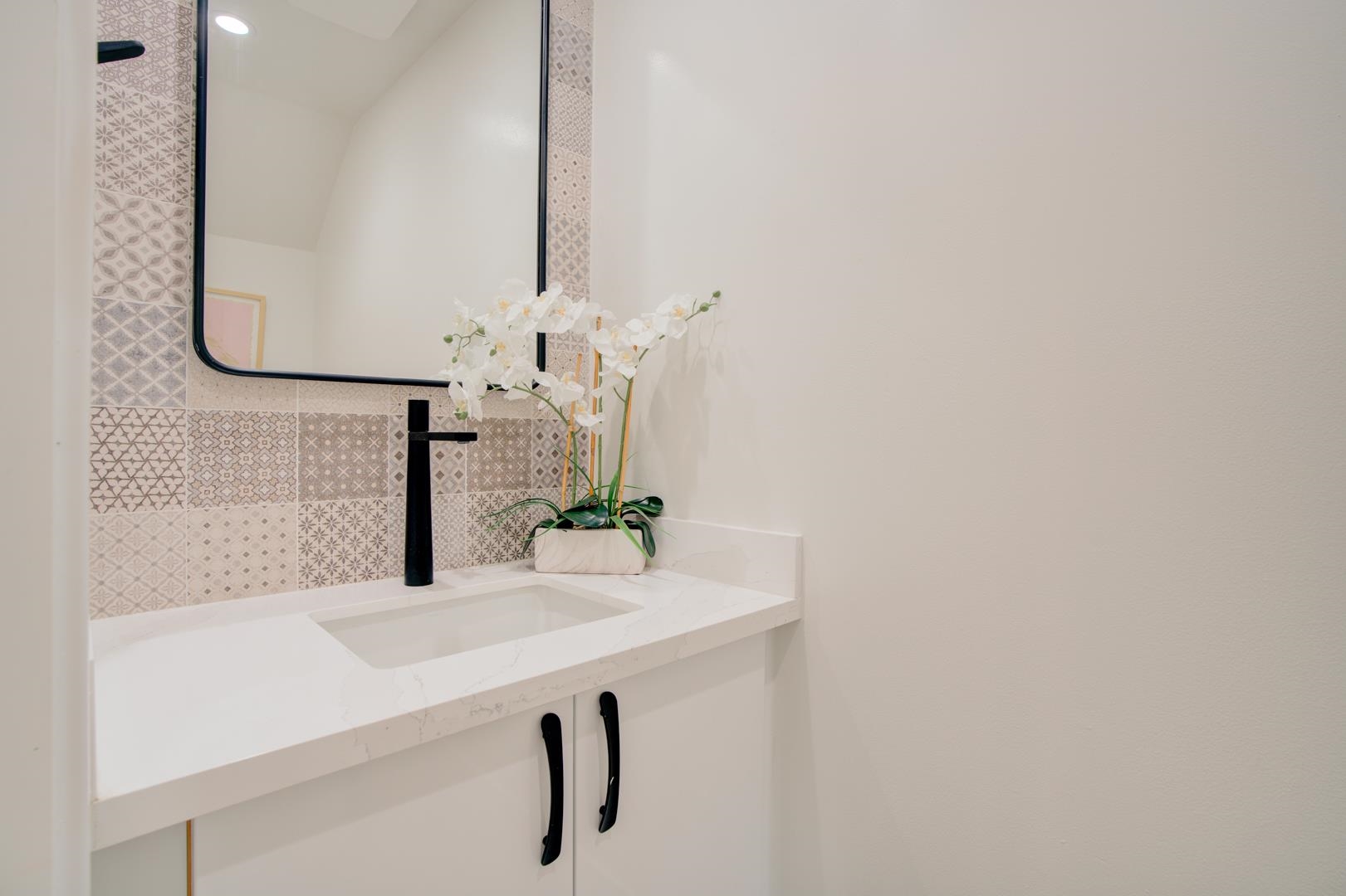 Detail Gallery Image 13 of 45 For 2271 Armada Way, San Mateo,  CA 94404 - 2 Beds | 2/1 Baths