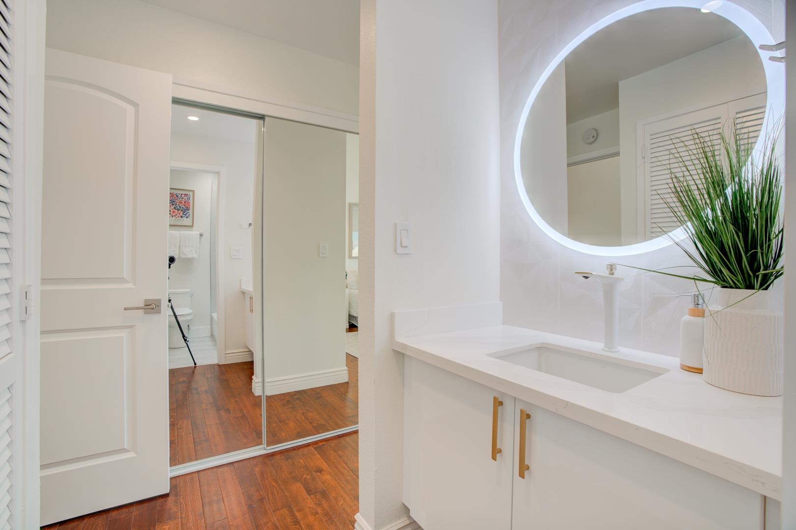 Detail Gallery Image 20 of 45 For 2271 Armada Way, San Mateo,  CA 94404 - 2 Beds | 2/1 Baths