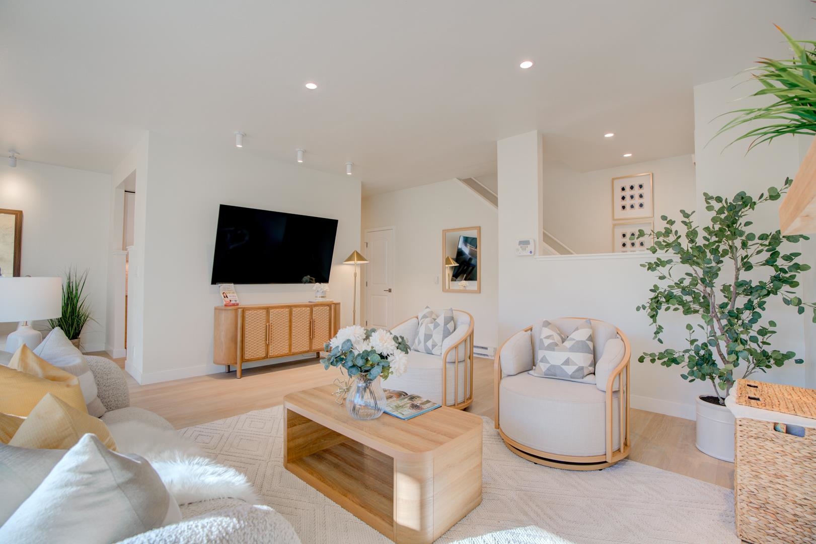 Detail Gallery Image 6 of 45 For 2271 Armada Way, San Mateo,  CA 94404 - 2 Beds | 2/1 Baths