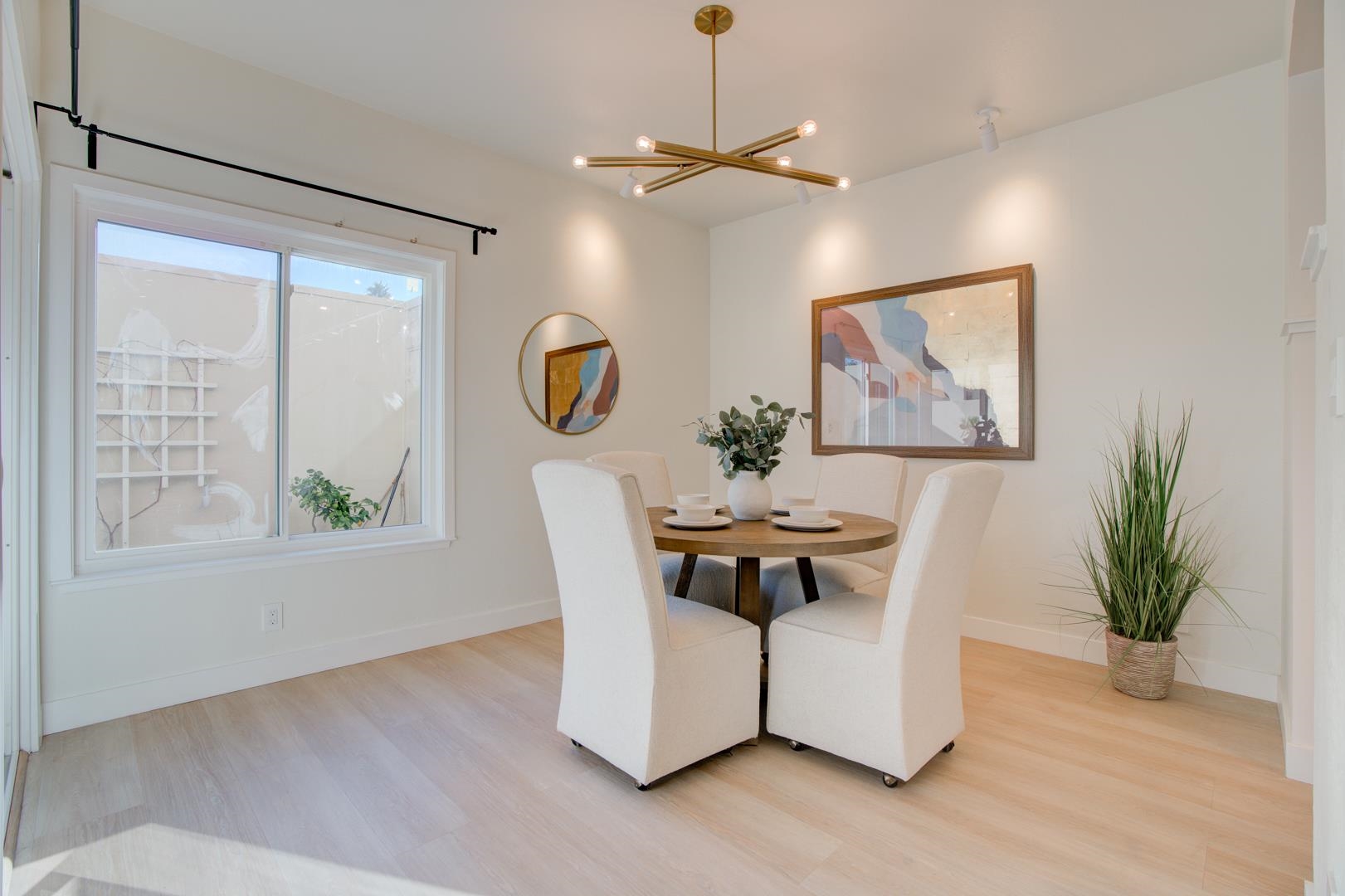 Detail Gallery Image 8 of 45 For 2271 Armada Way, San Mateo,  CA 94404 - 2 Beds | 2/1 Baths