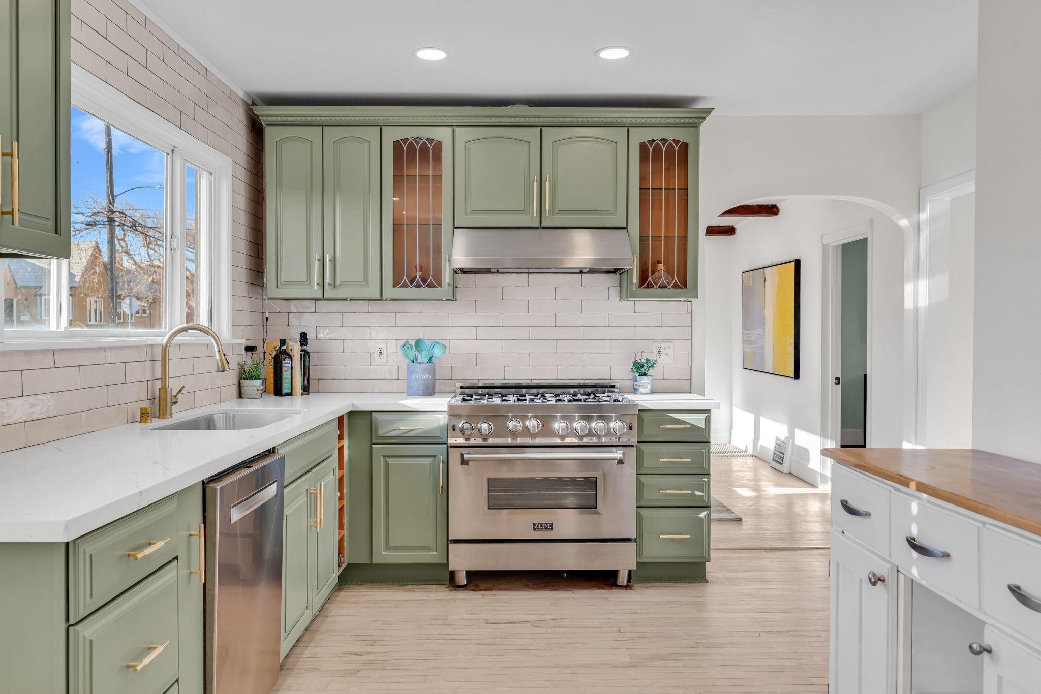 Detail Gallery Image 18 of 48 For 3000 56th Ave, Oakland,  CA 94605 - 4 Beds | 3 Baths