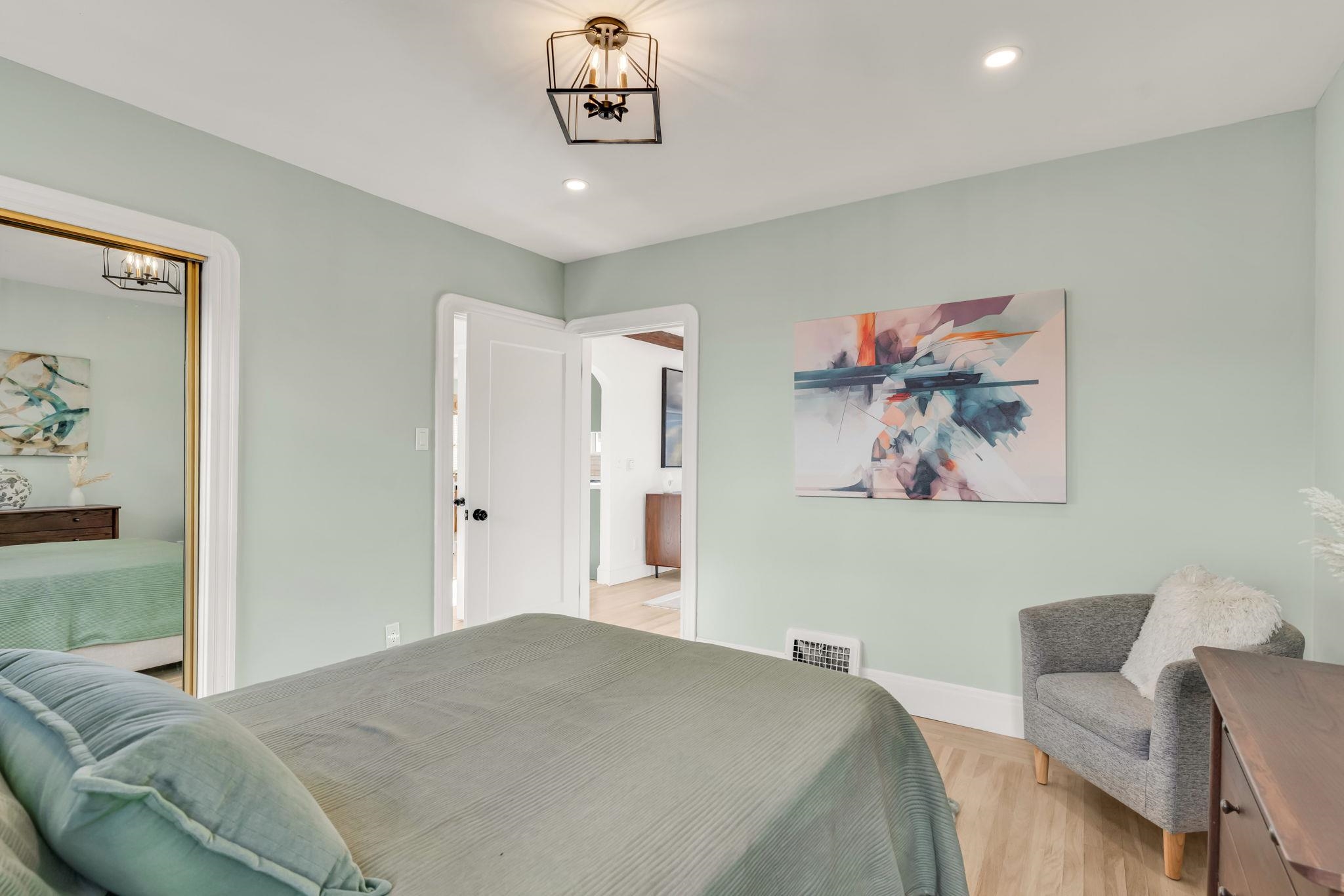 Detail Gallery Image 21 of 48 For 3000 56th Ave, Oakland,  CA 94605 - 4 Beds | 3 Baths