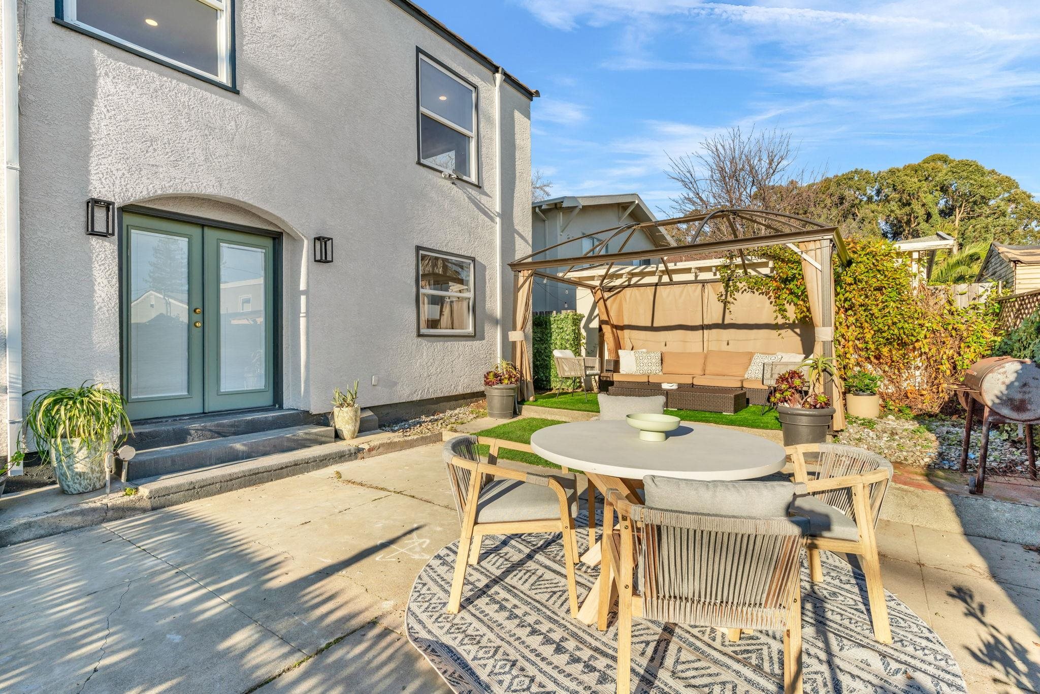 Detail Gallery Image 38 of 48 For 3000 56th Ave, Oakland,  CA 94605 - 4 Beds | 3 Baths