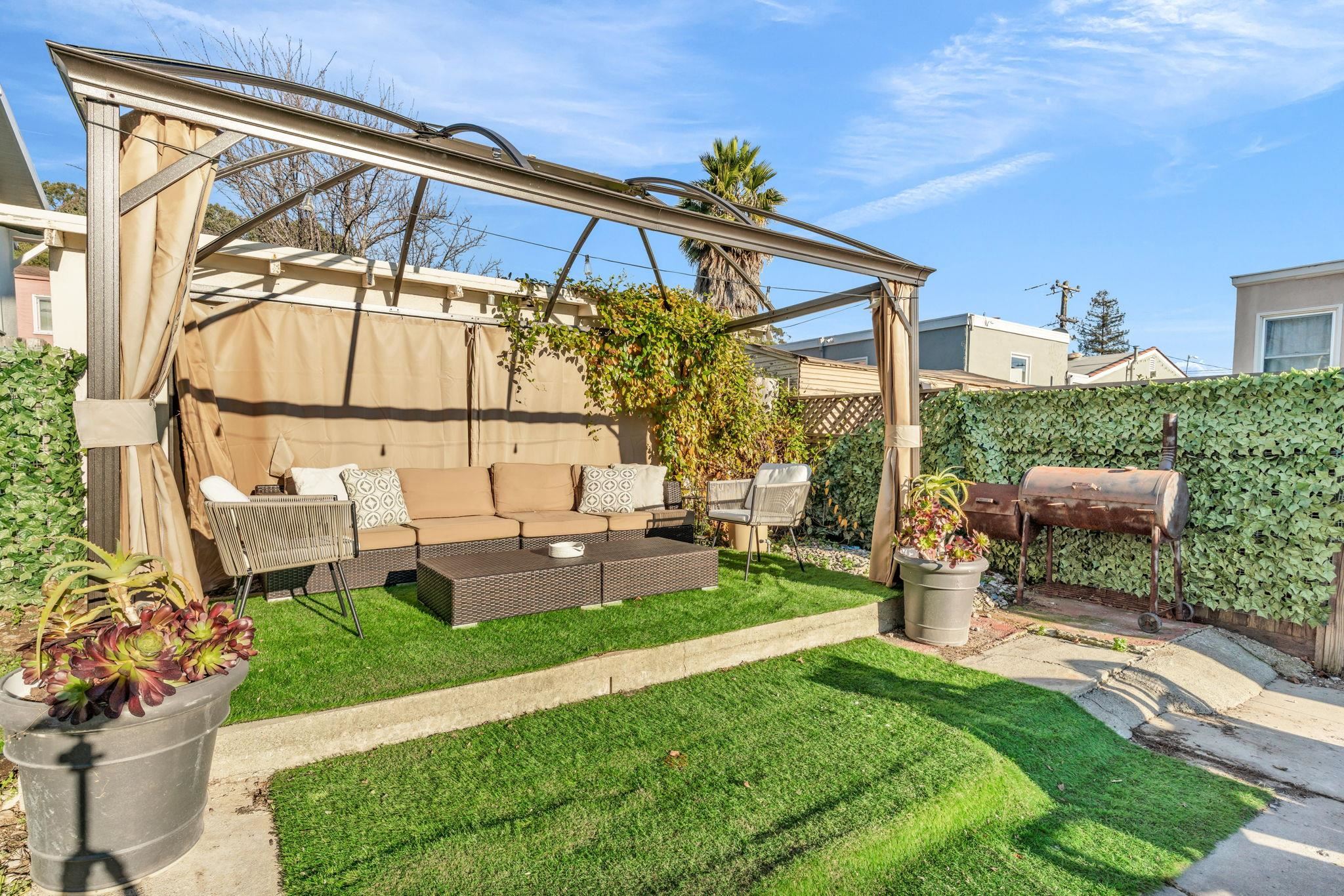 Detail Gallery Image 39 of 48 For 3000 56th Ave, Oakland,  CA 94605 - 4 Beds | 3 Baths