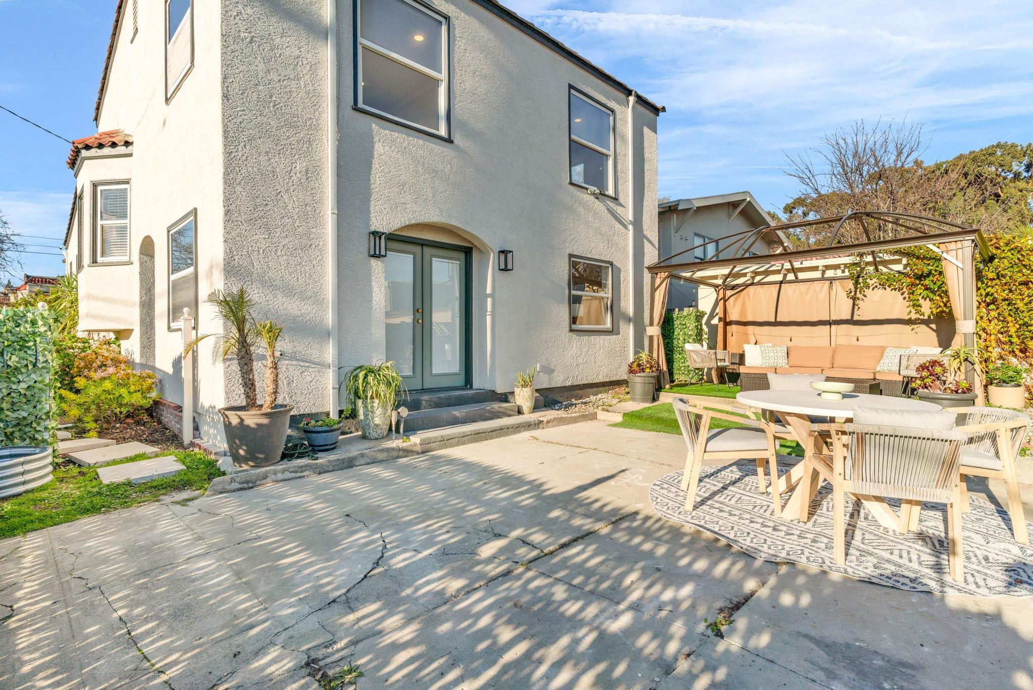 Detail Gallery Image 40 of 48 For 3000 56th Ave, Oakland,  CA 94605 - 4 Beds | 3 Baths