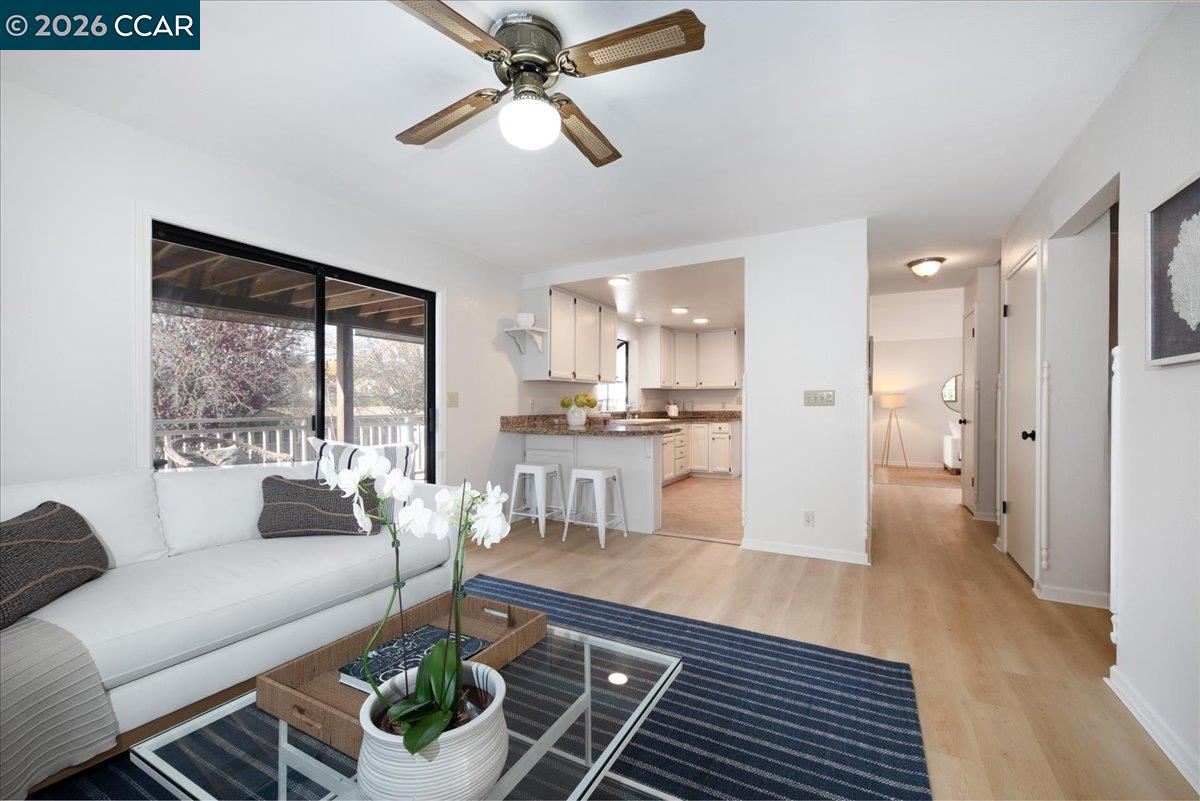 Detail Gallery Image 12 of 25 For 15 Aspen Ct, El Sobrante,  CA 94803 - 4 Beds | 3 Baths