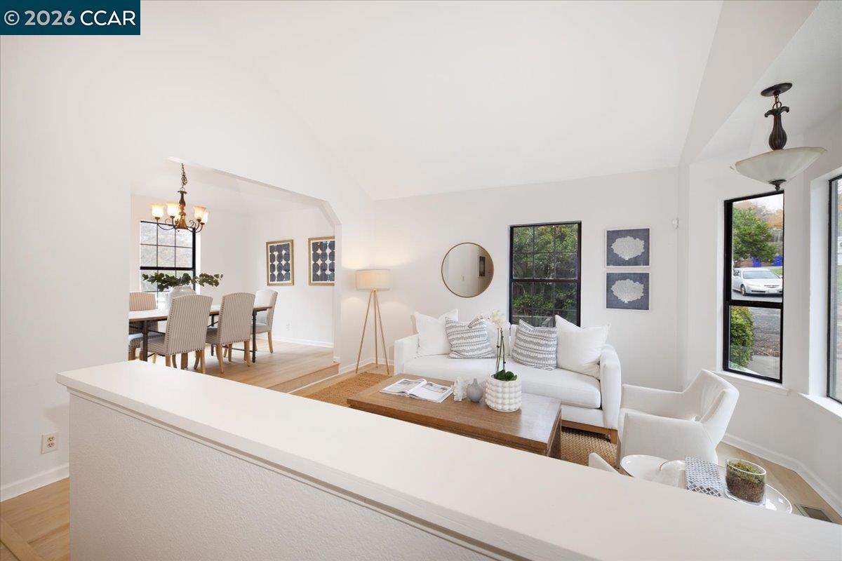 Detail Gallery Image 3 of 25 For 15 Aspen Ct, El Sobrante,  CA 94803 - 4 Beds | 3 Baths