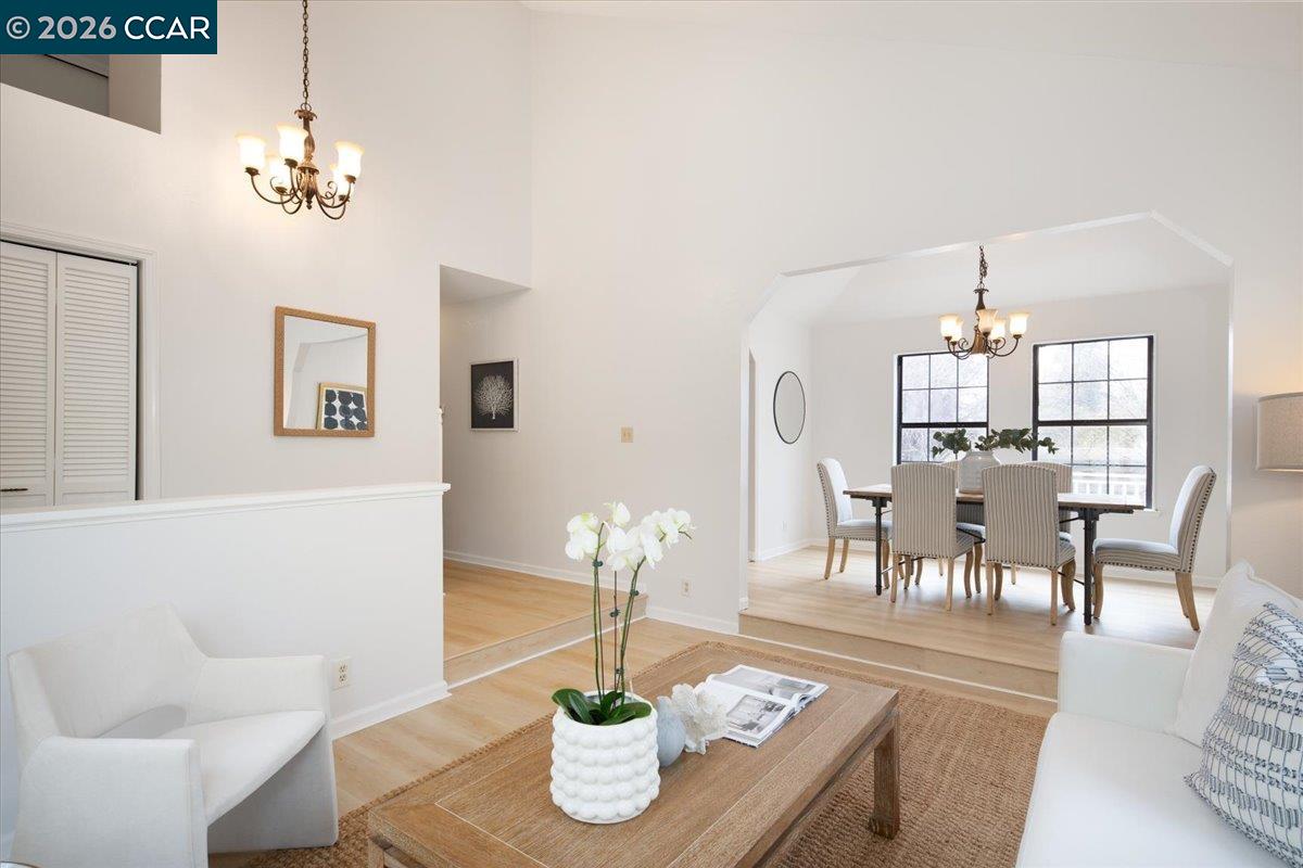 Detail Gallery Image 4 of 25 For 15 Aspen Ct, El Sobrante,  CA 94803 - 4 Beds | 3 Baths