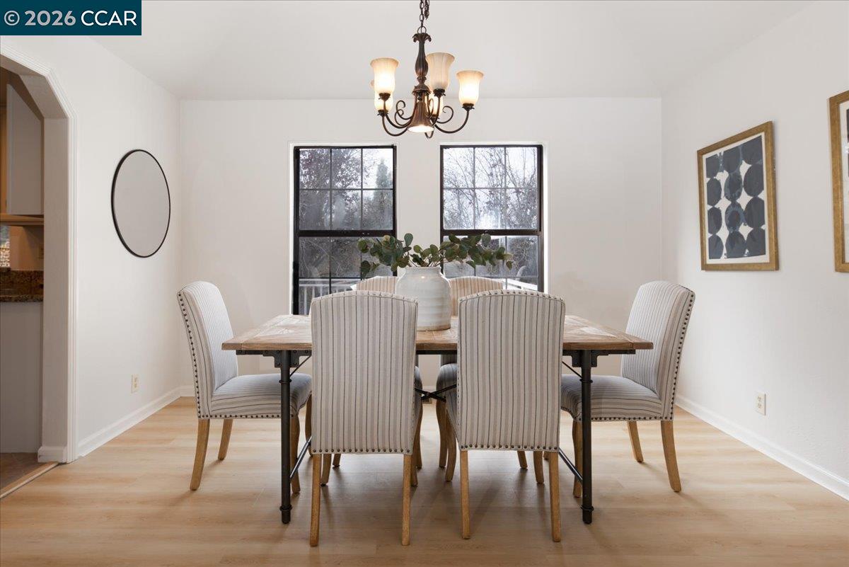 Detail Gallery Image 5 of 25 For 15 Aspen Ct, El Sobrante,  CA 94803 - 4 Beds | 3 Baths