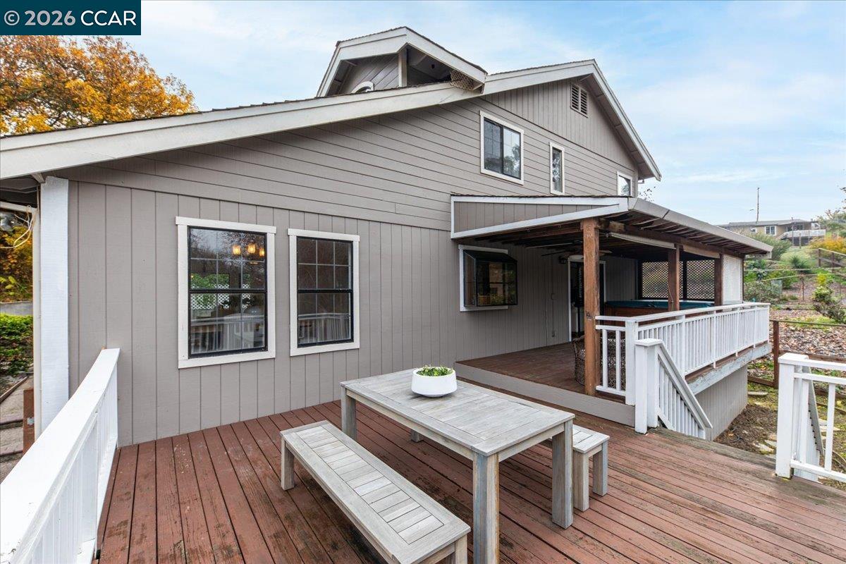 Detail Gallery Image 9 of 25 For 15 Aspen Ct, El Sobrante,  CA 94803 - 4 Beds | 3 Baths