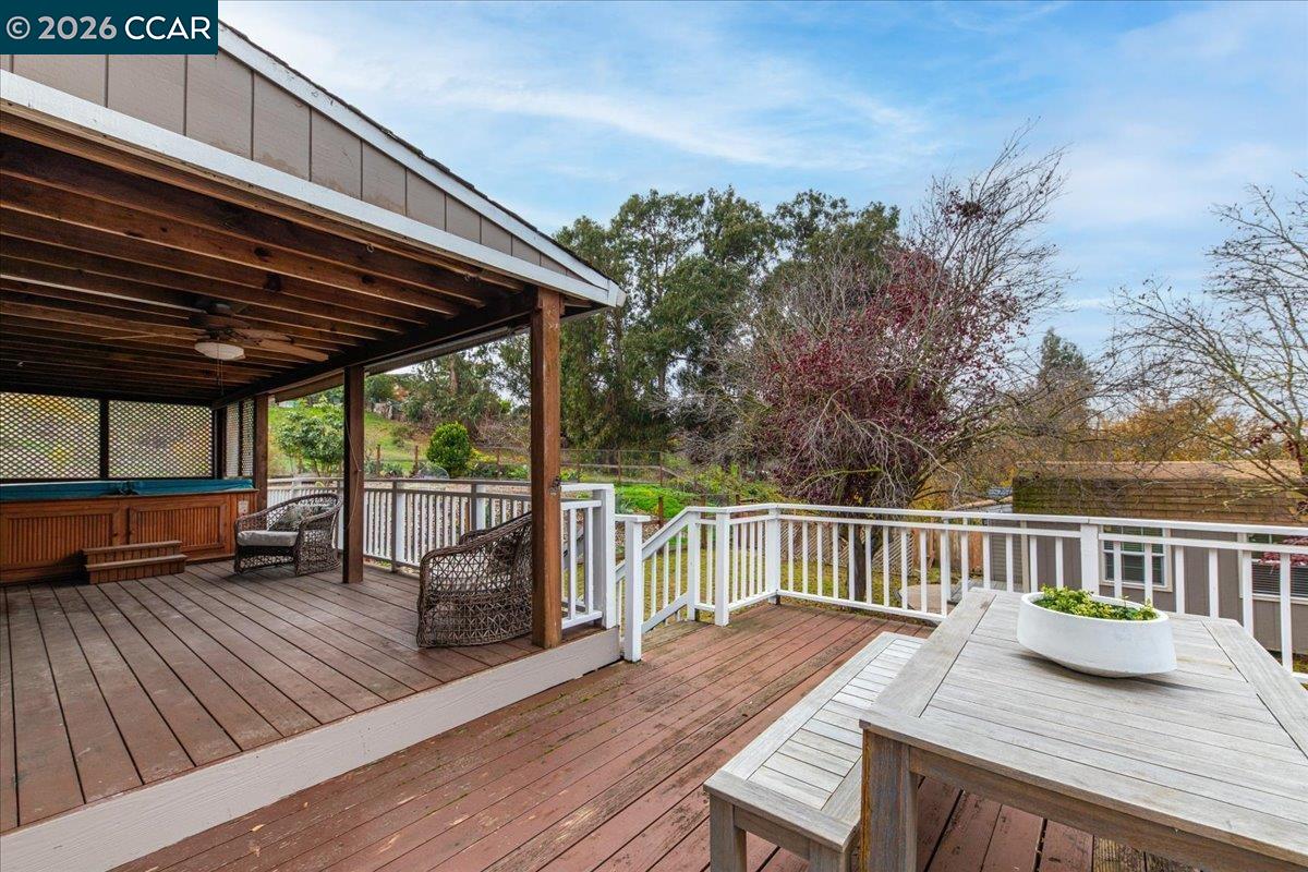 Detail Gallery Image 10 of 25 For 15 Aspen Ct, El Sobrante,  CA 94803 - 4 Beds | 3 Baths