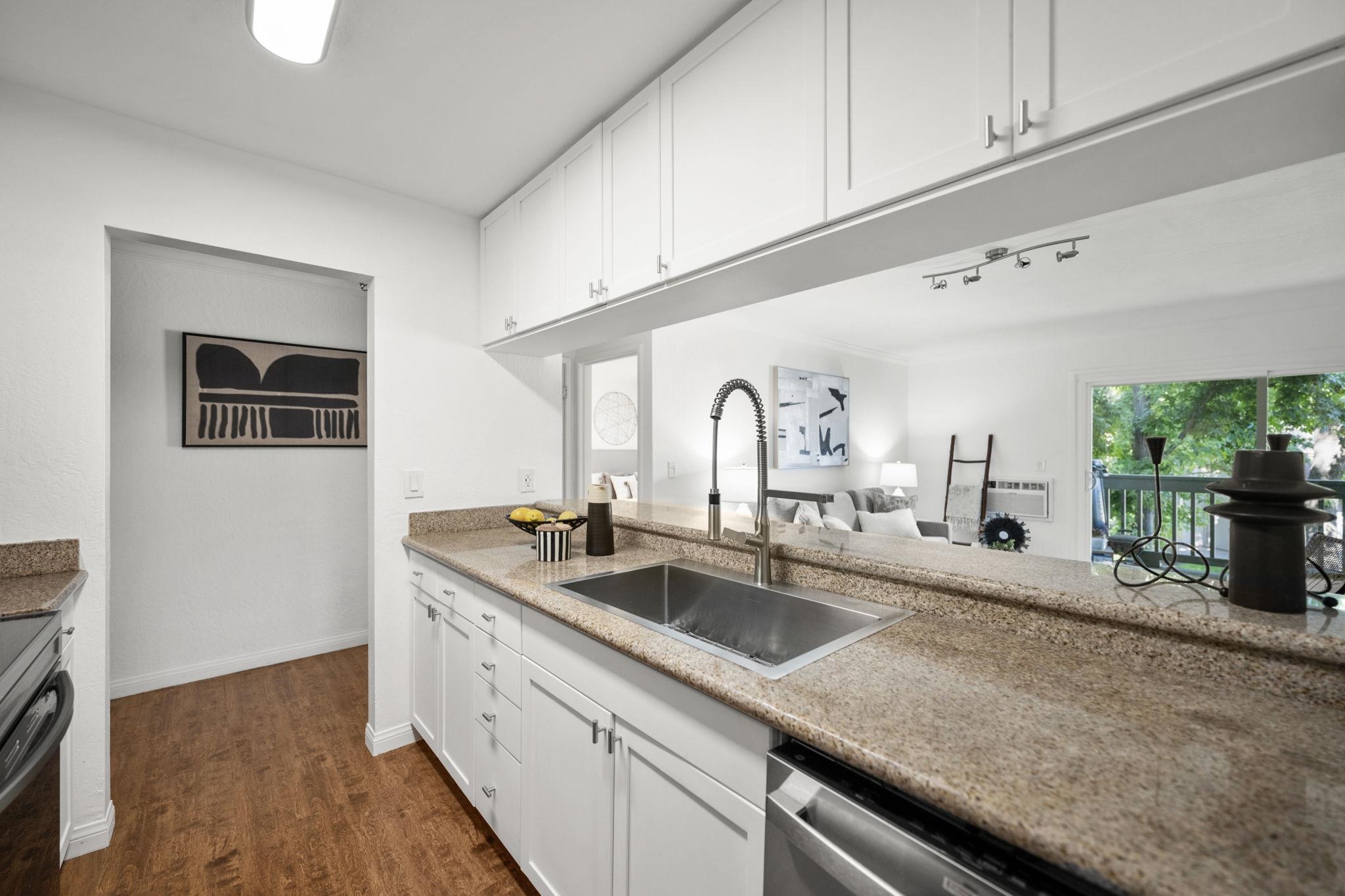 Photo #5: 41120912 Listing: Photo #5