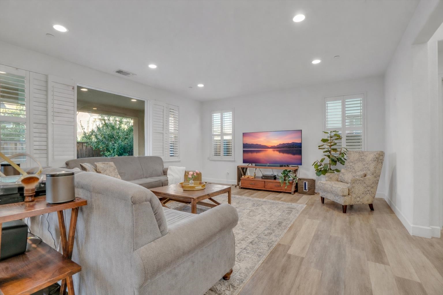 Detail Gallery Image 14 of 48 For 263 E Vita Ave, Mountain House,  CA 95391 - 4 Beds | 3/1 Baths