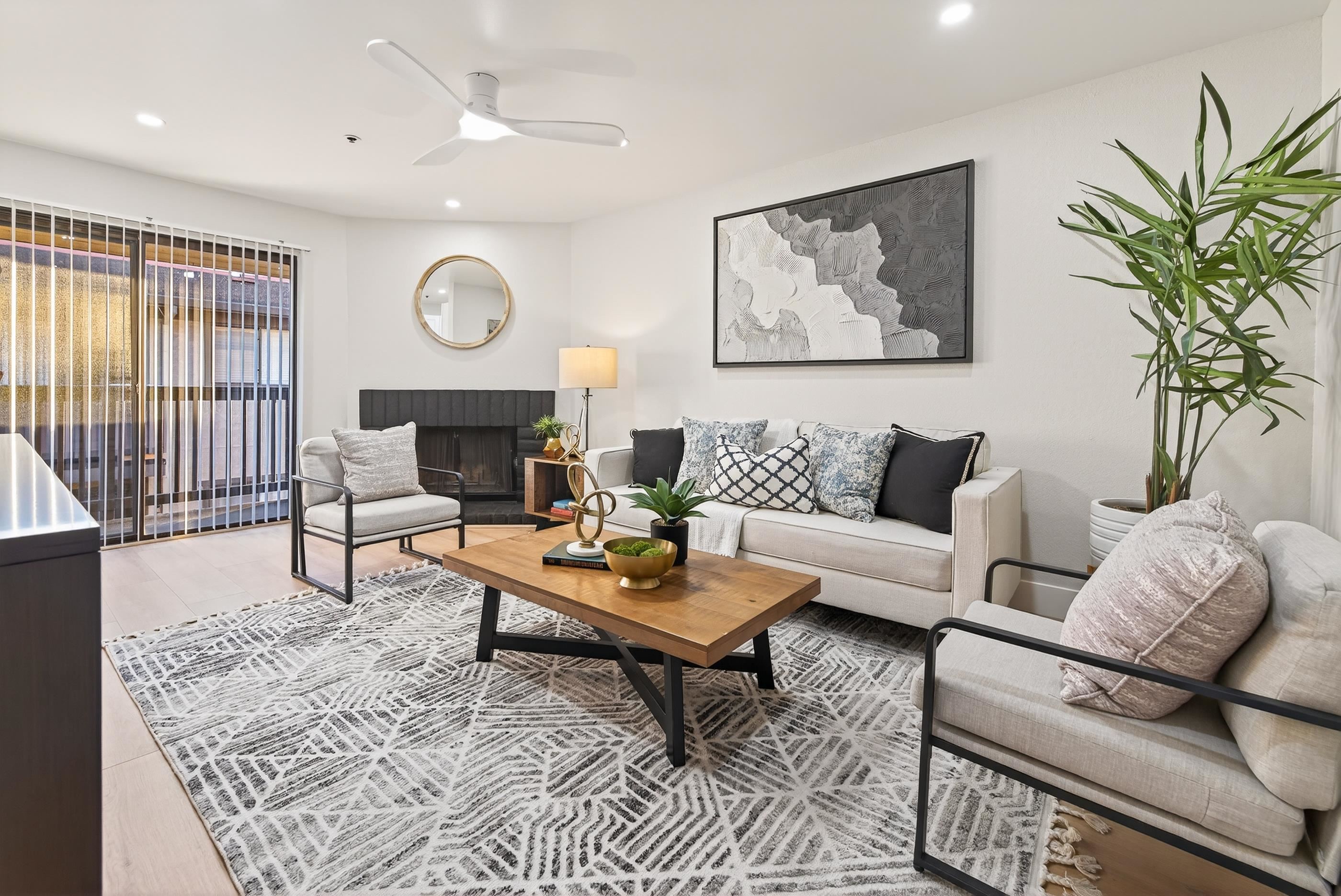 Photo #1: 41120922 Listing: Photo #1