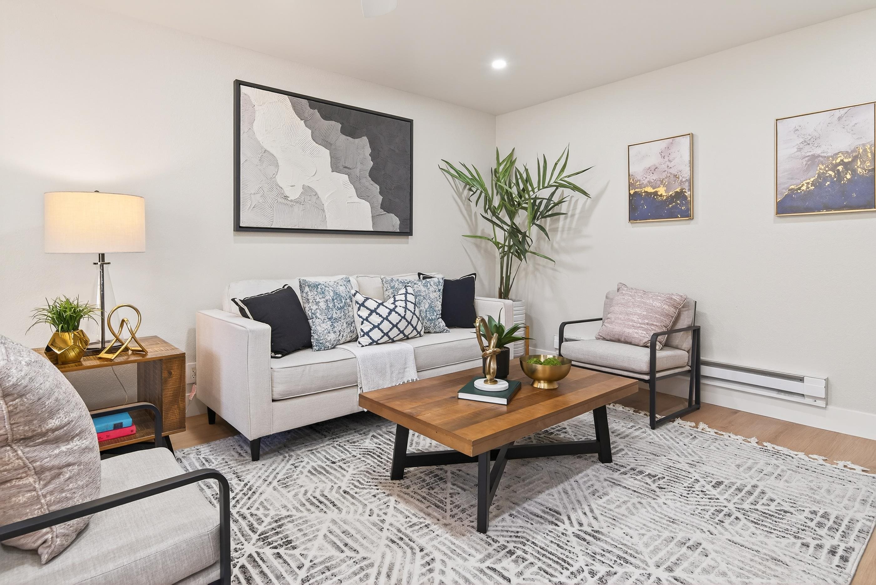 Photo #2: 41120922 Listing: Photo #2