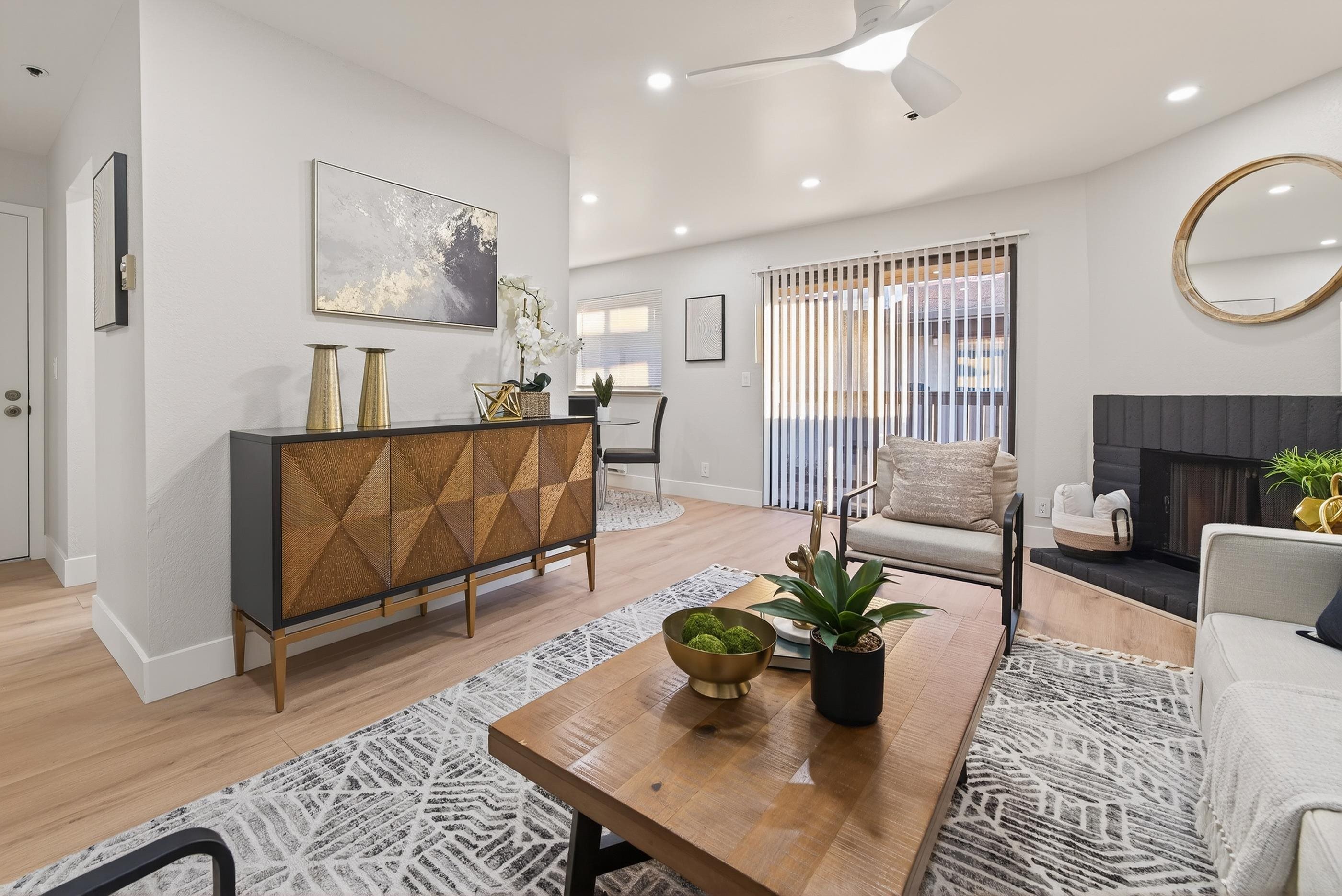 Photo #3: 41120922 Listing: Photo #3