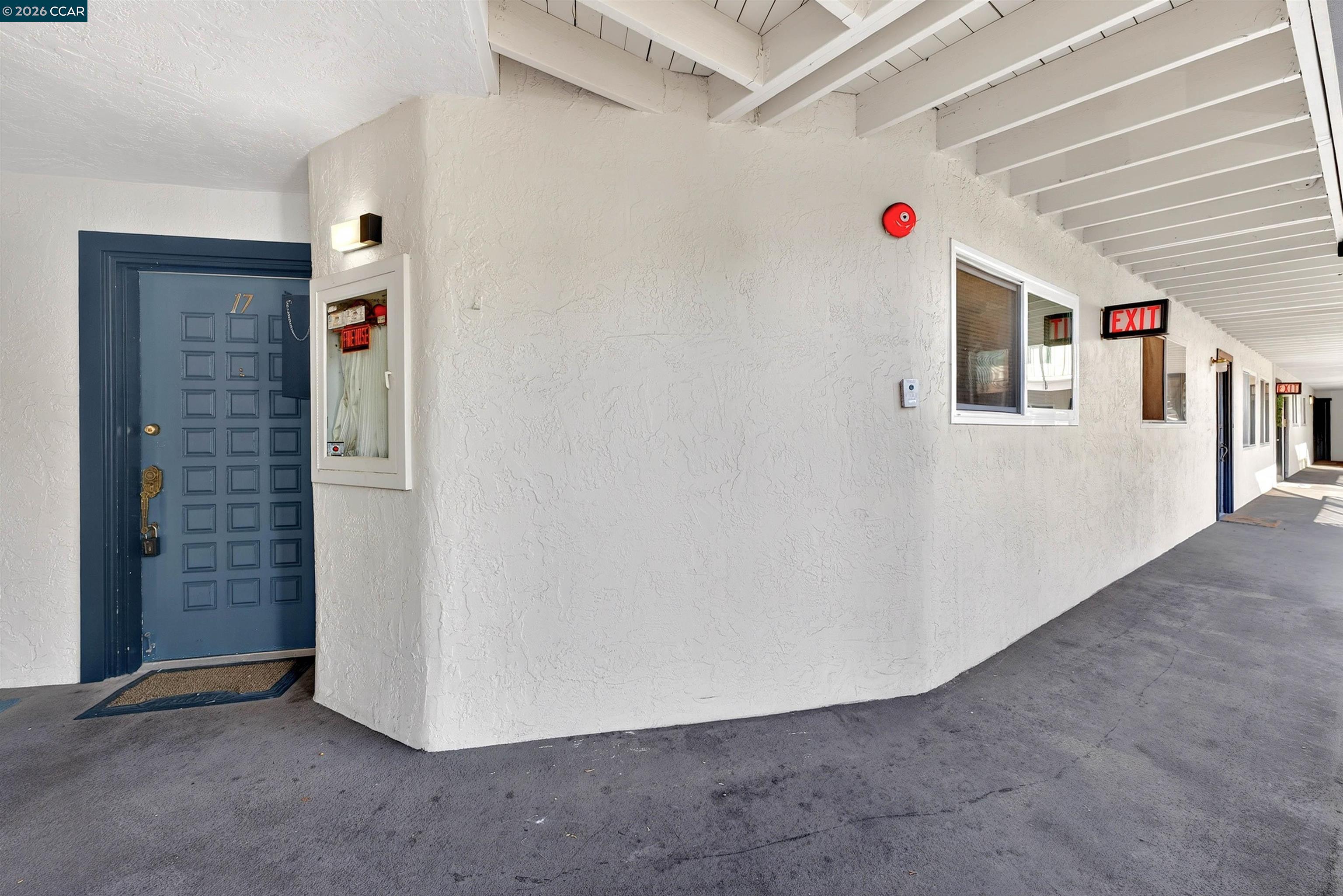 Photo #3: 41120924 Listing: Photo #3