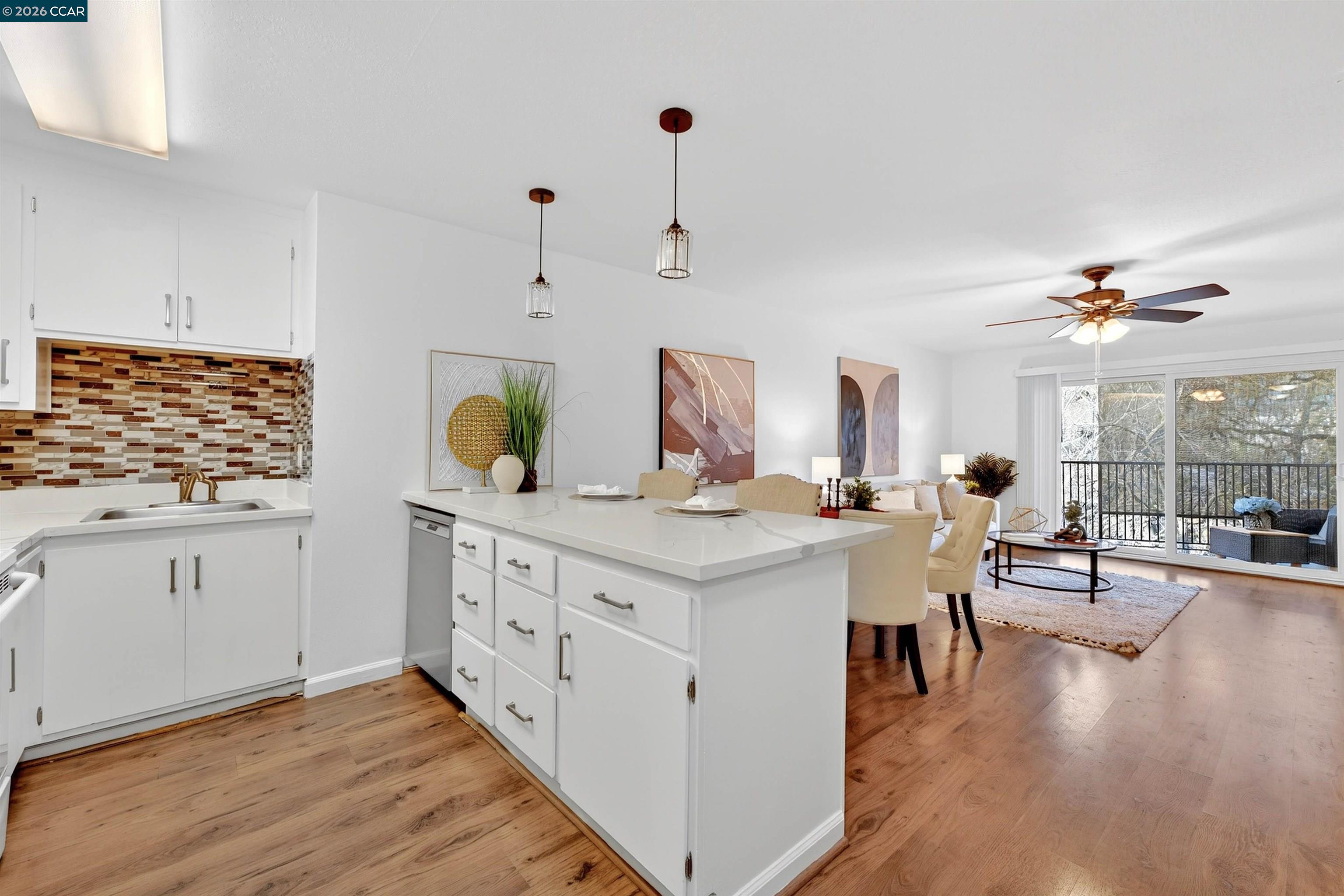 Photo #4: 41120924 Listing: Photo #4