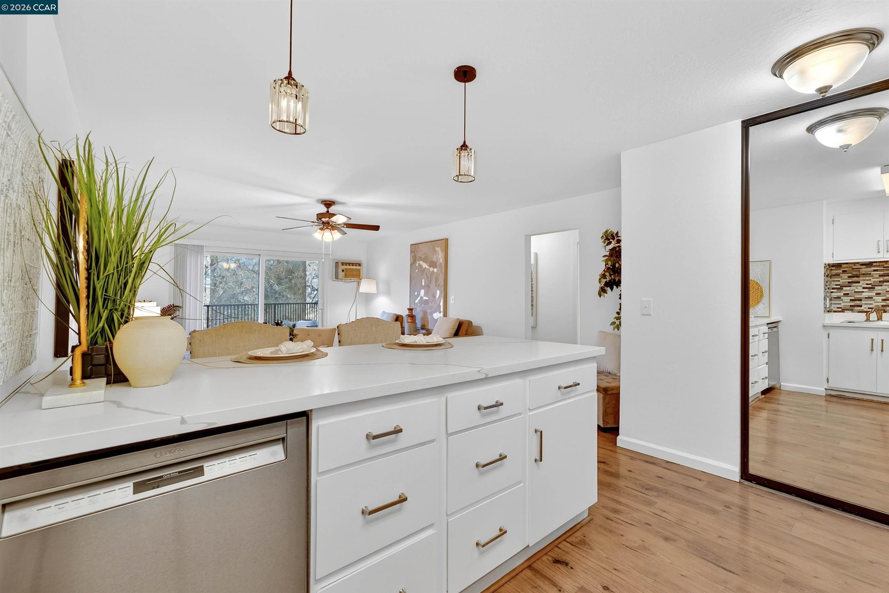 Photo #6: 41120924 Listing: Photo #6