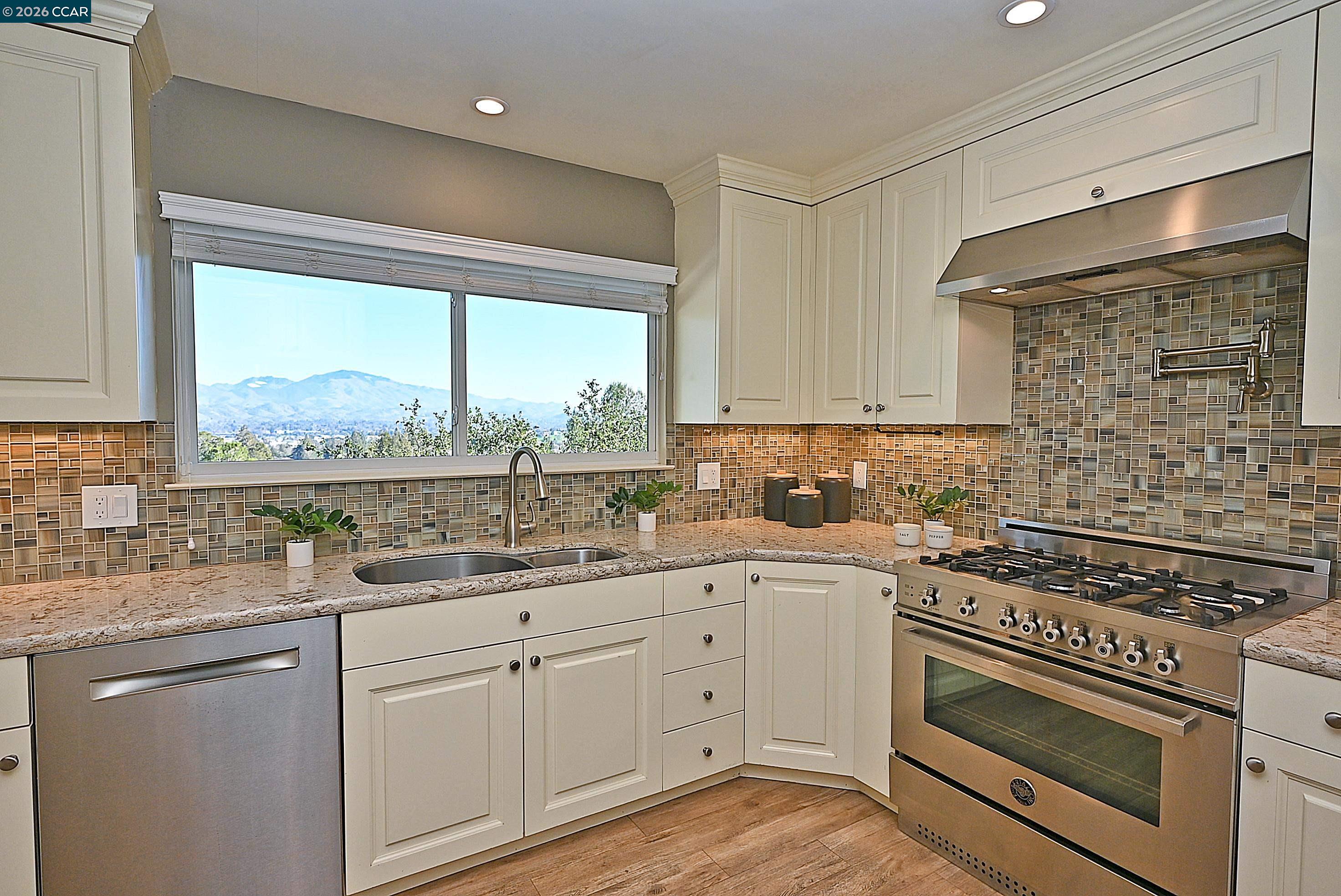 Detail Gallery Image 21 of 54 For 12 Westminster Place, Lafayette,  CA 94549 - 4 Beds | 3 Baths
